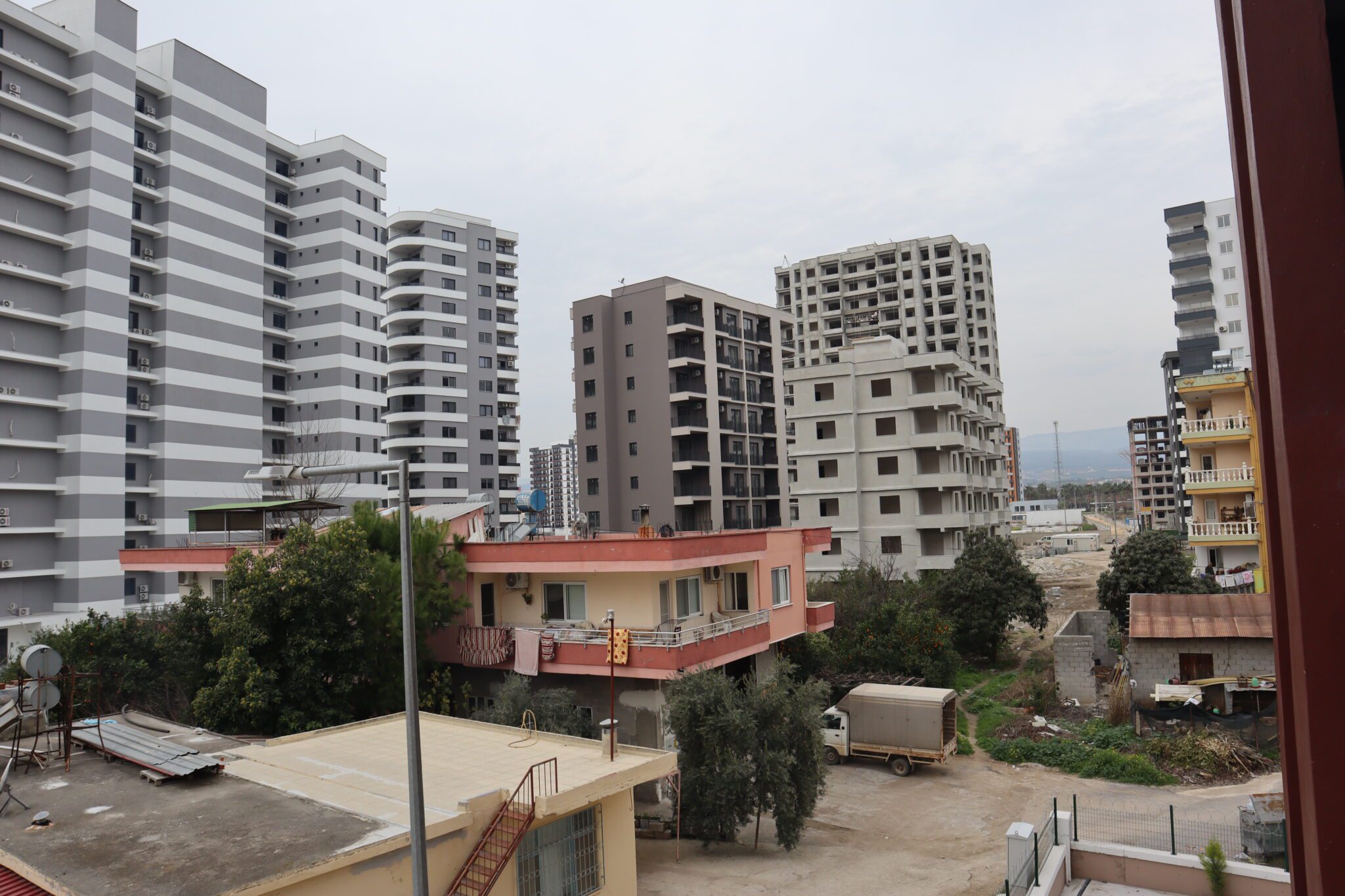 Erschwingliche 1+1-Wohnung zum Verkauf in Mersin Erdemli Arpaçbahşiş