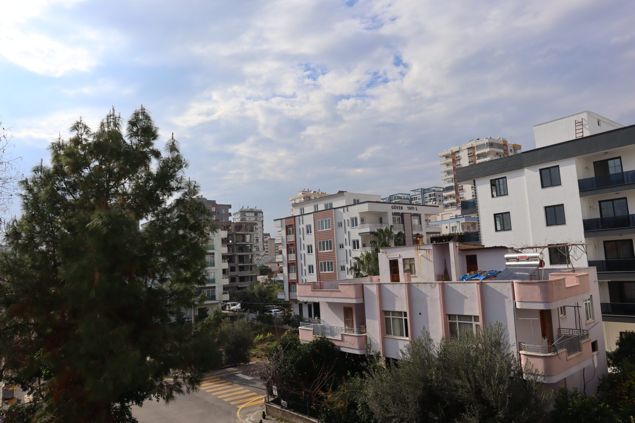 Mersin Erdemli Alata Safir Häuser 3+1 Luxuswohnung zum Verkauf