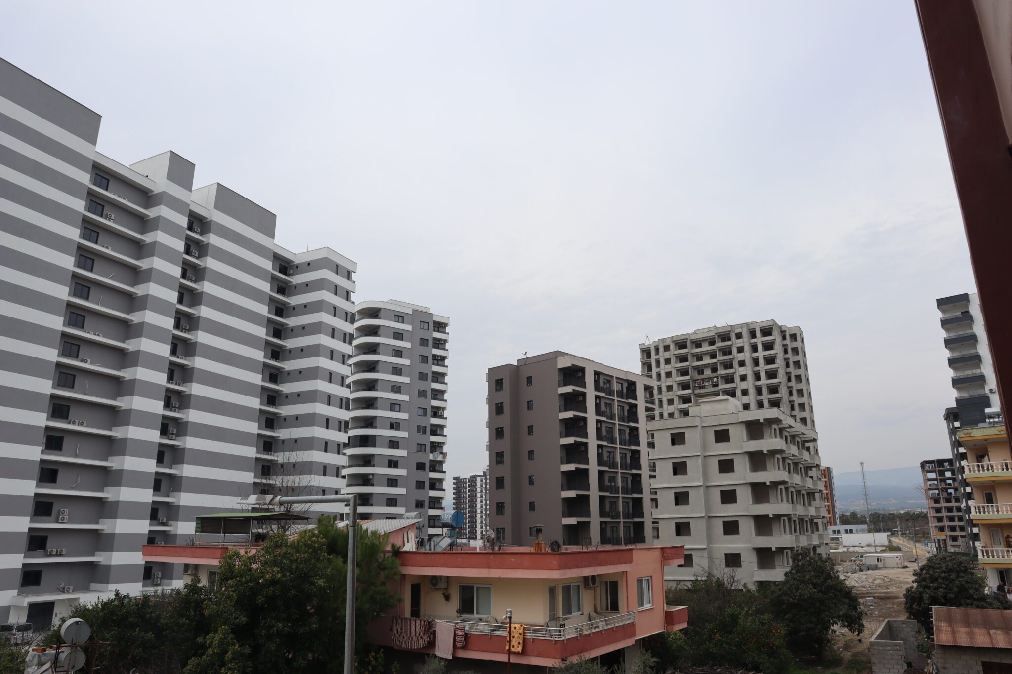 Erschwingliche 1+1-Wohnung zum Verkauf in Mersin Erdemli Arpaçbahşiş