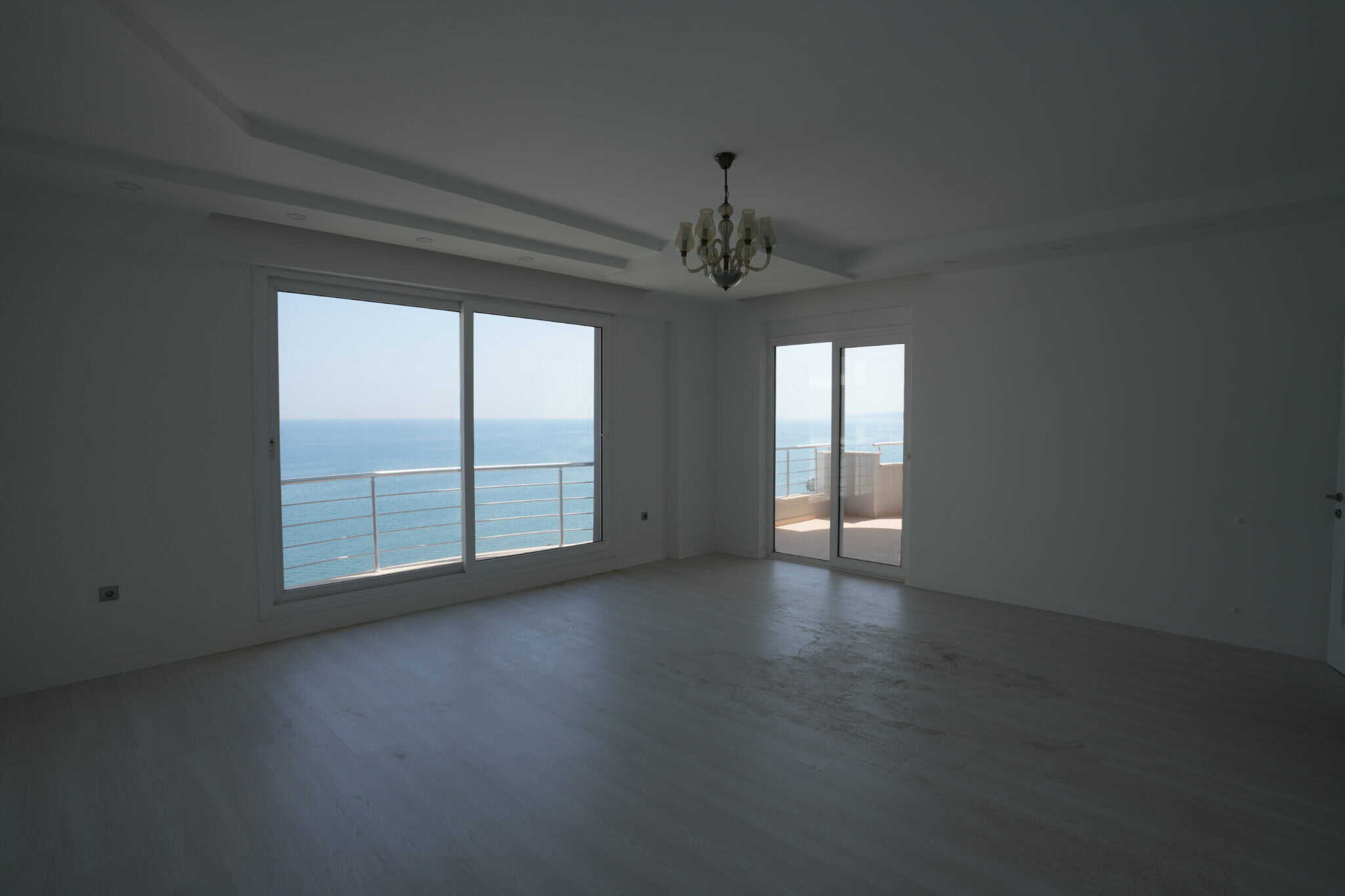 Mersin Erdemli Alatapark Denize Sıfır Satılık 4+1 Daire