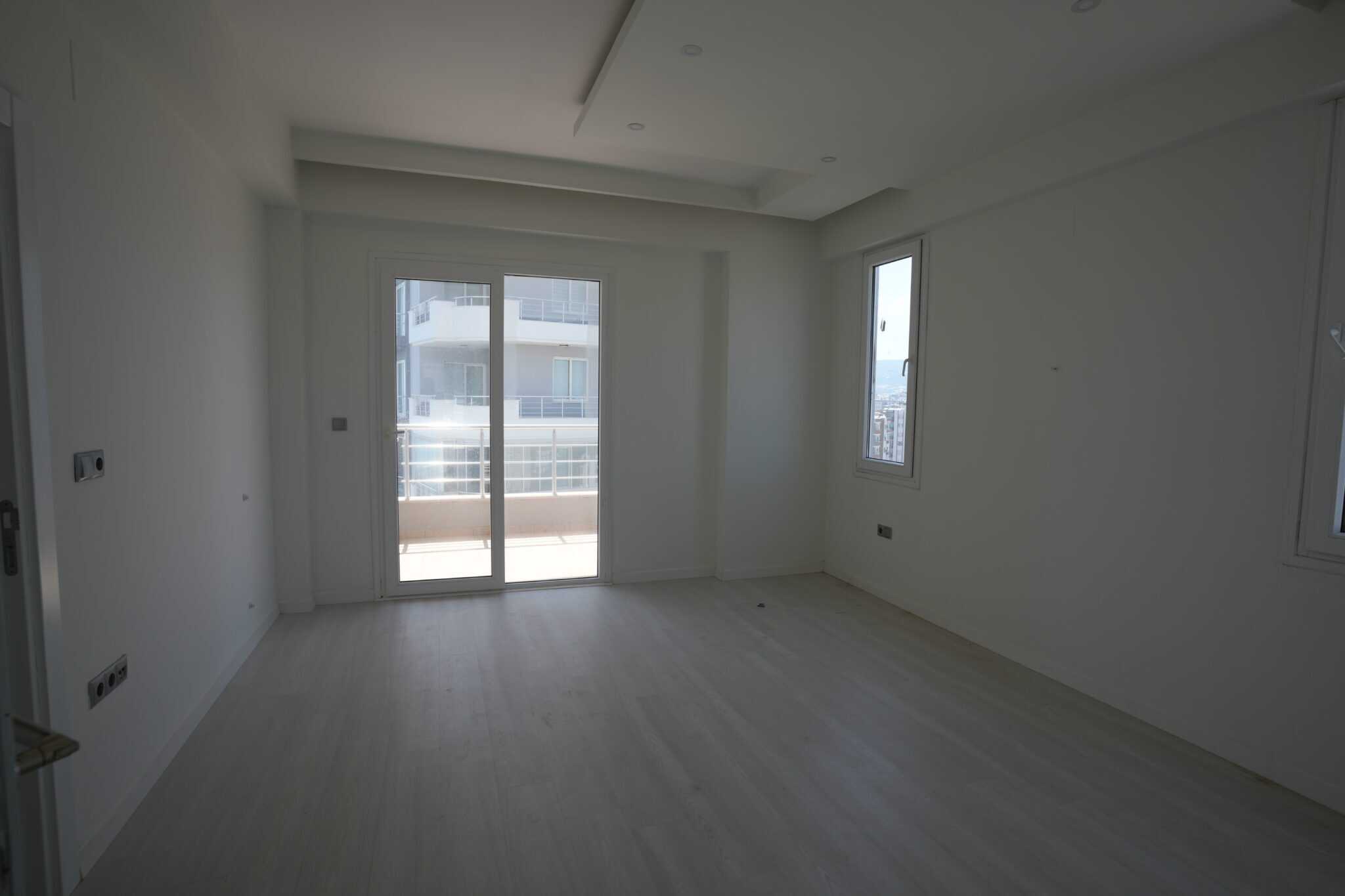 Mersin Erdemli Alatapark Denize Sıfır Satılık 4+1 Daire