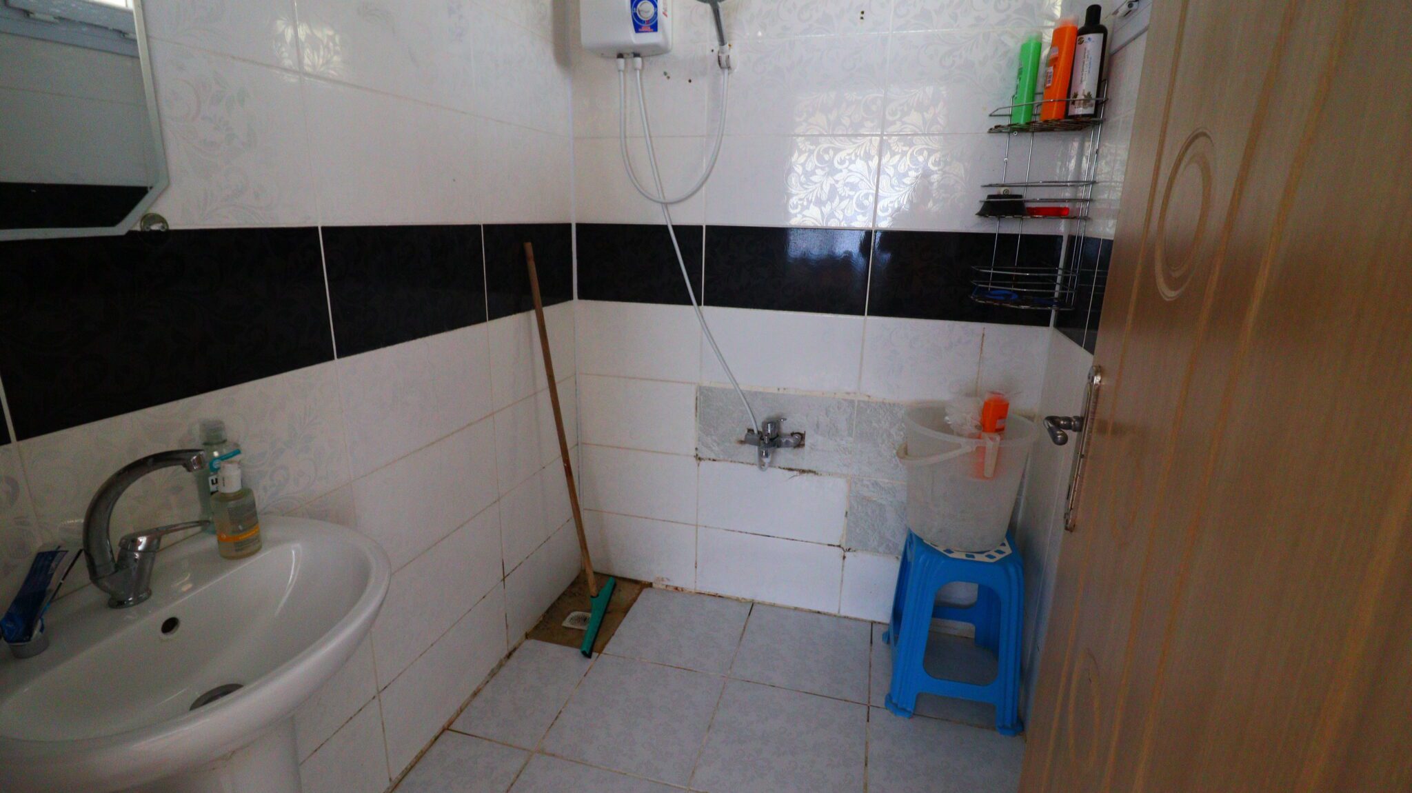 Mersin Erdemli Arpaçbahşiş 200 Meter Entfernung zum Meer 2+1 Wohnung zu verkaufen
