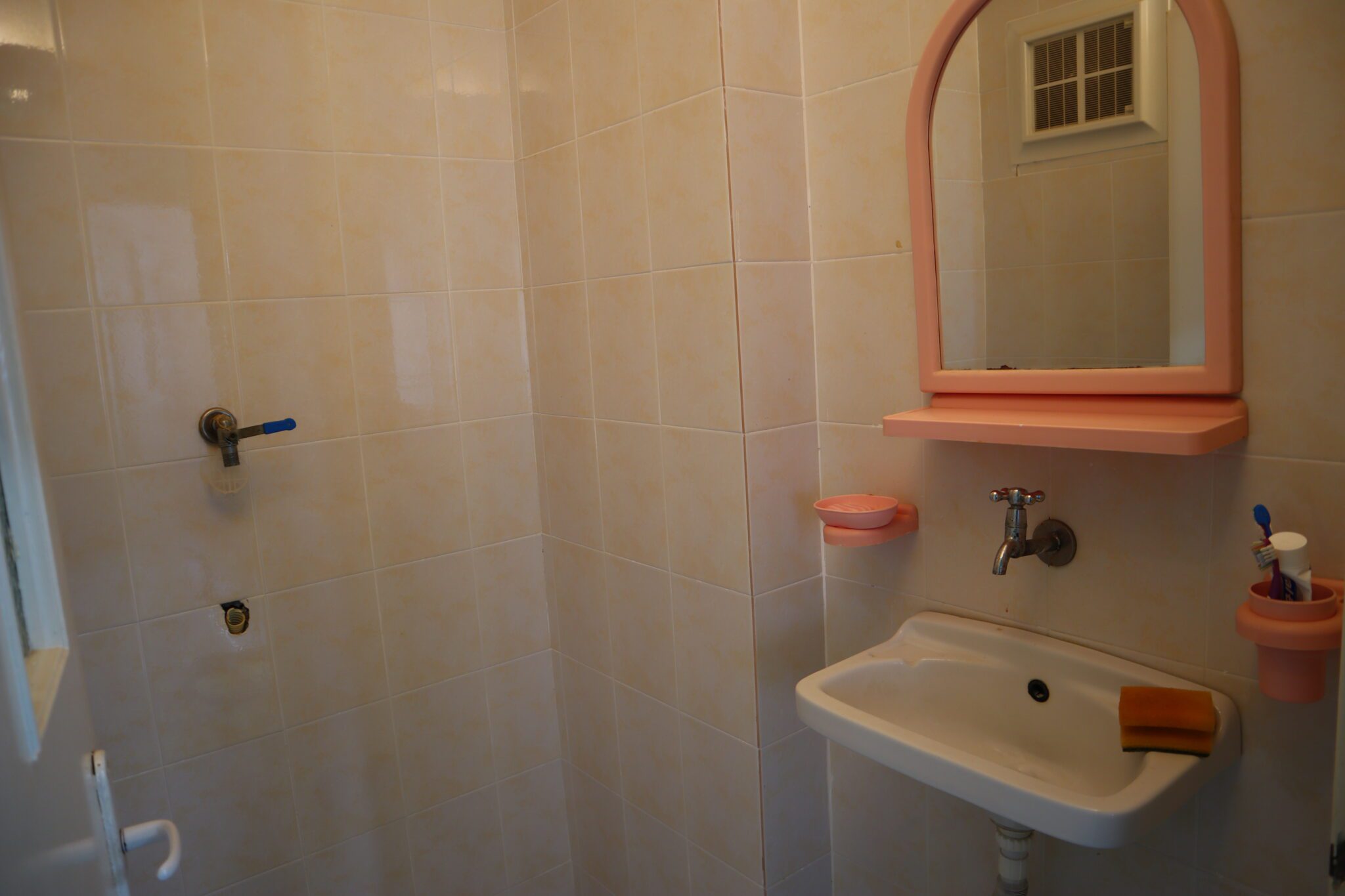 Mersin Erdemli Tömük Akın Sitesi 2+1 Wohnung zu verkaufen