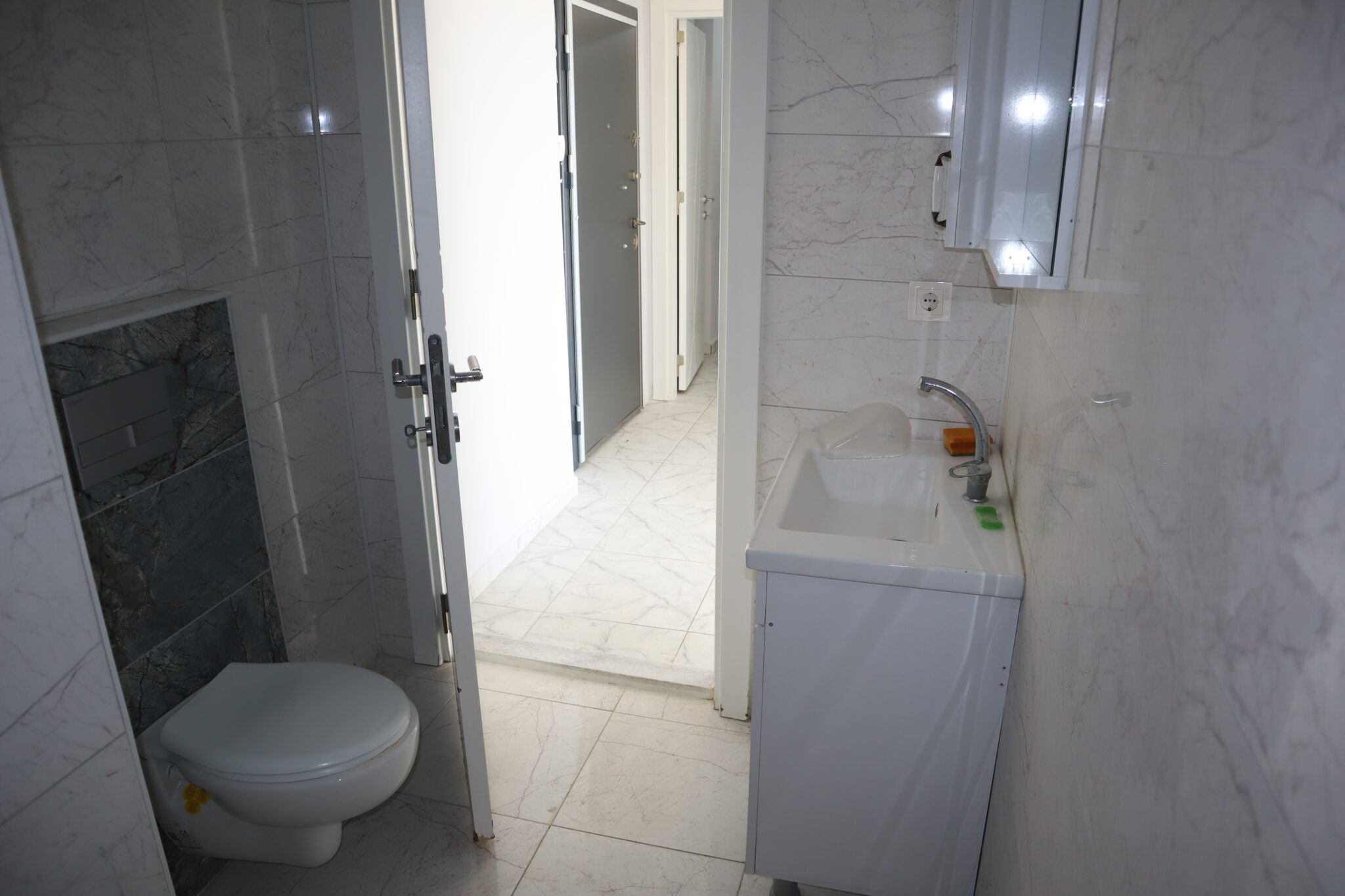 Mersin Erdemli Alata Yeni Adliye Civarı Satılık 1+1 Daire