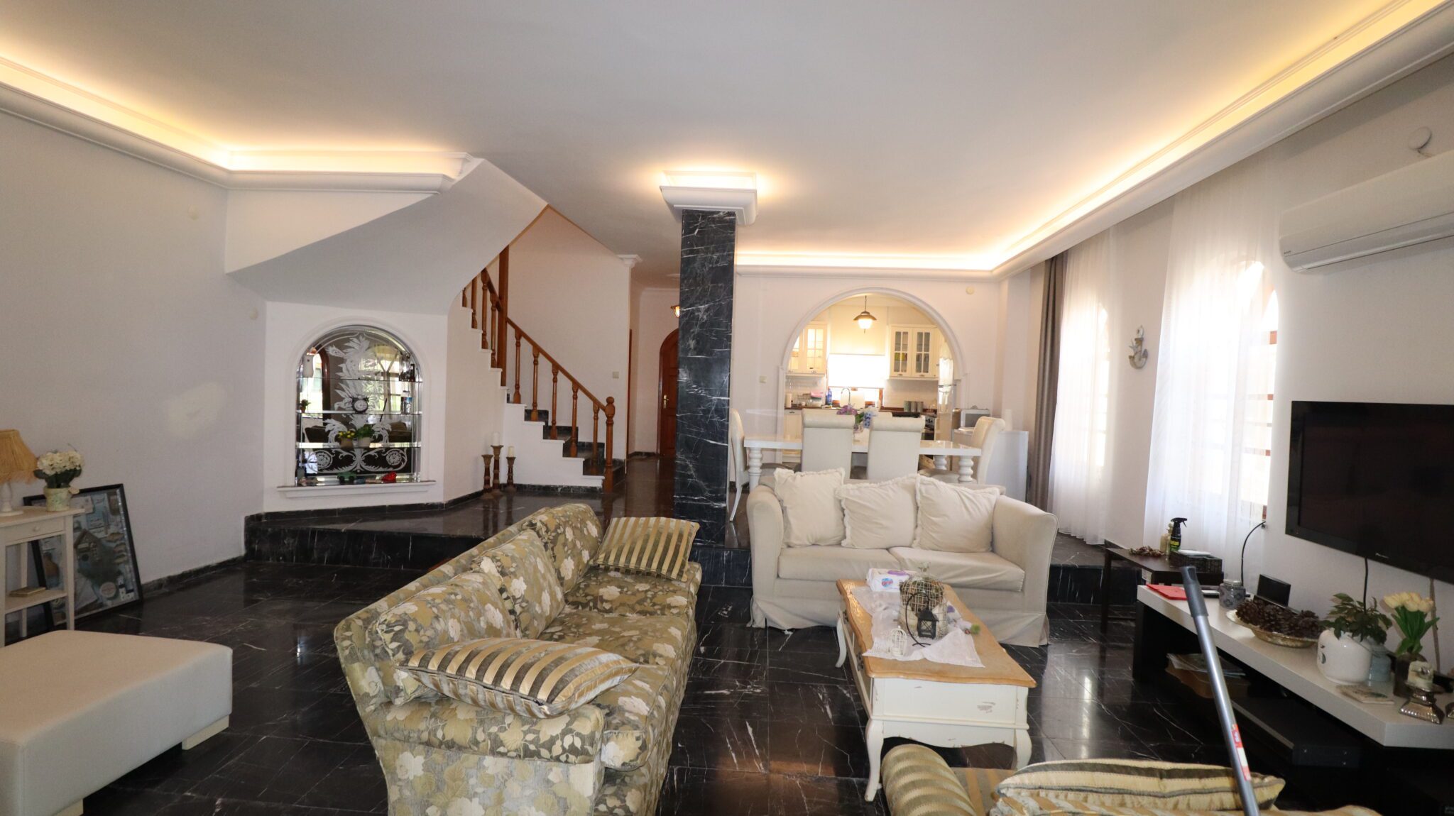 Mersin Erdemli Kargıpınarı Surf Villa's Triplex villa te koop