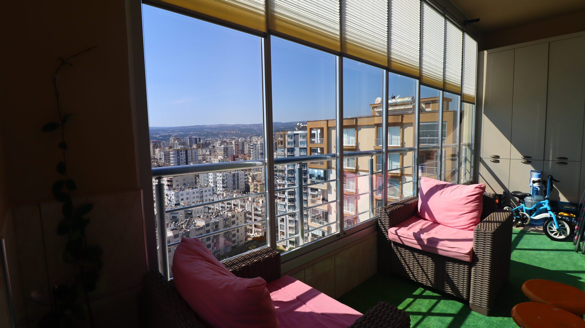 Mersin Erdemli Alatapark Denize Sıfır Satılık Bakımlı 4+1 Daire
