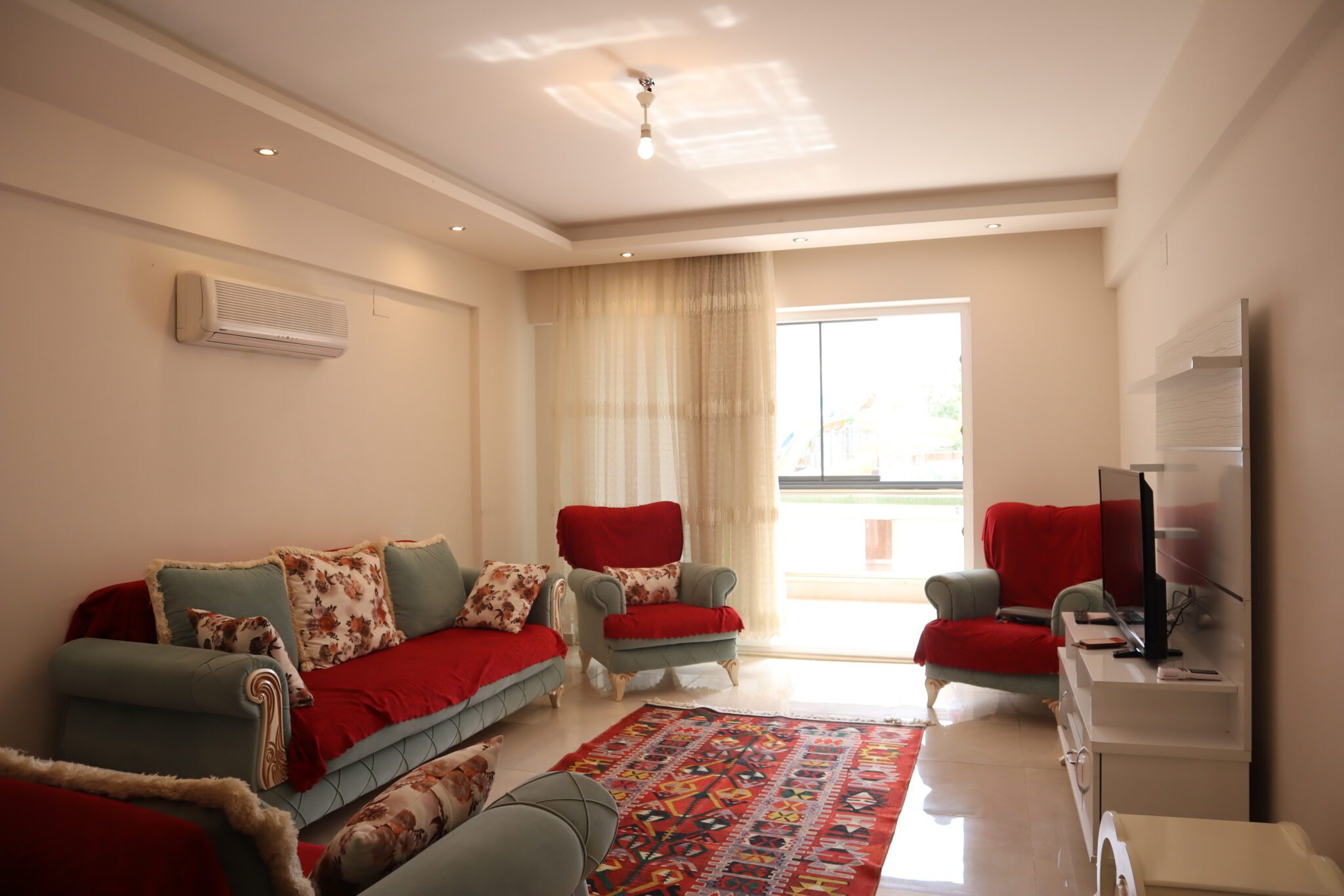 Mersin Erdemli Arpaçbahşiş Liparis Sunset 1+1 Eşyalı  Kiralık Daire