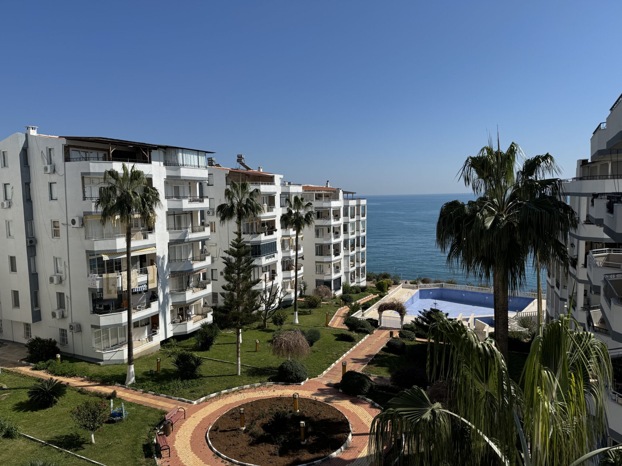 Mersin Erdemli Ayaş Club Alga Sitesi Denize Sıfır Satılık Daire