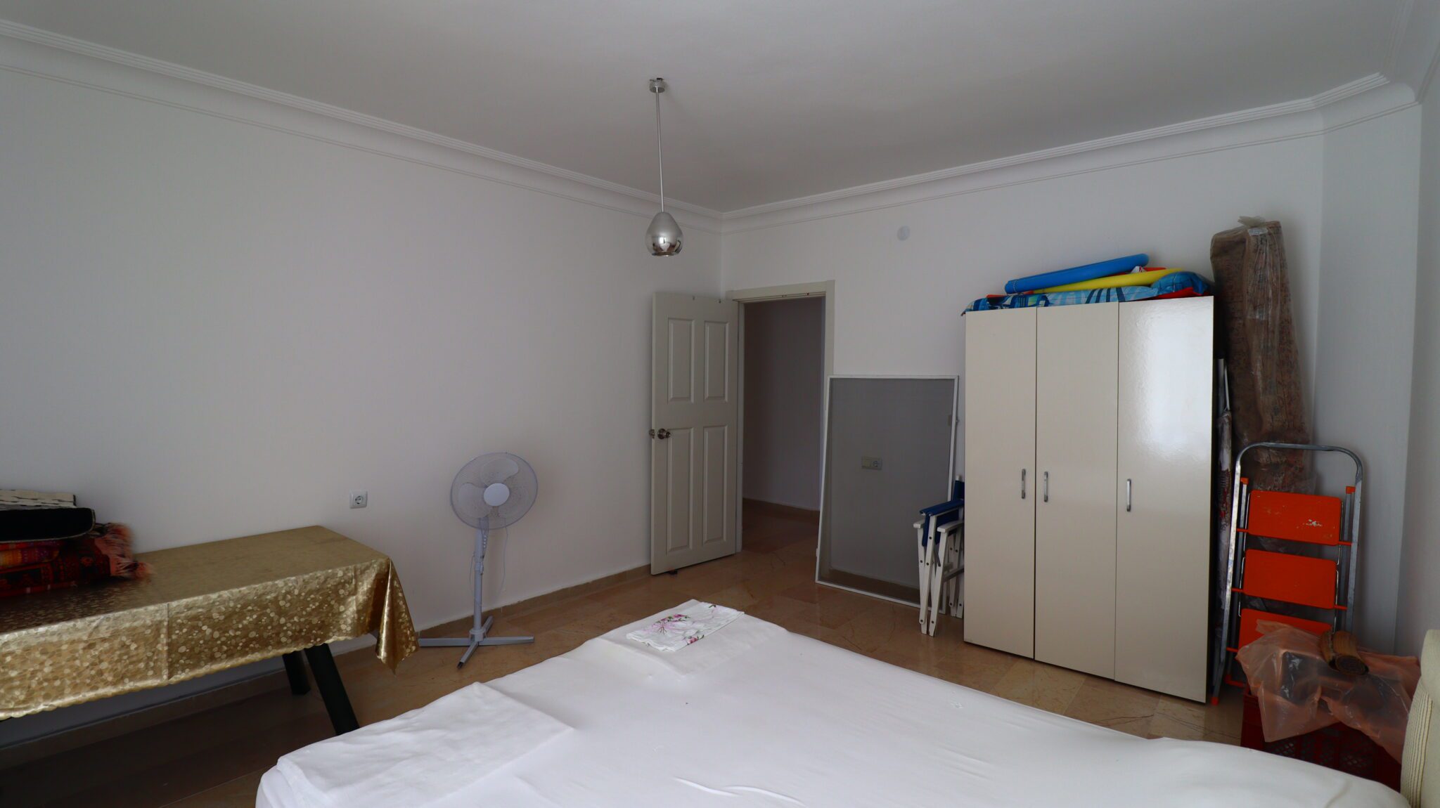 Mersin Erdemli Ayaş Club Alga Sitesi Denize Sıfır Satılık Daire