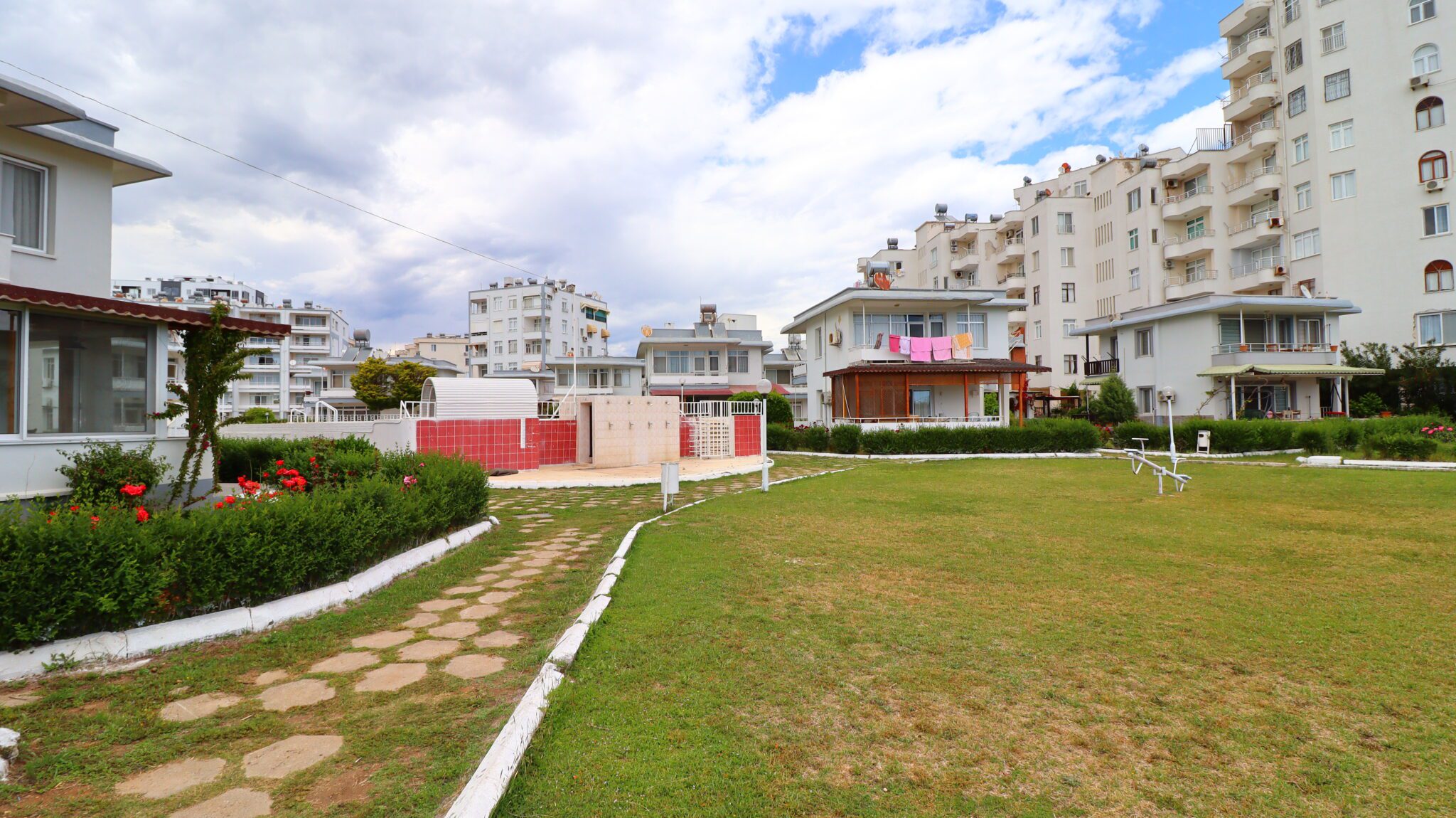 Mersin Erdemli Tömük Tatil Sitesi 2+1 Satılık Bakımlı Masrafsız Daire