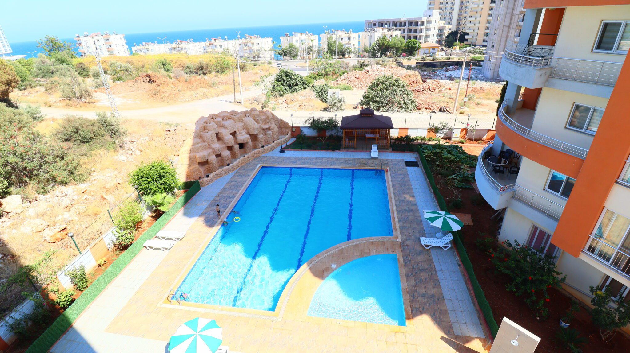 Mersin Erdemli Ayaş Mecitoğlu Sitesi Eşyalı Satılık 2+1 Masrafsız Daire