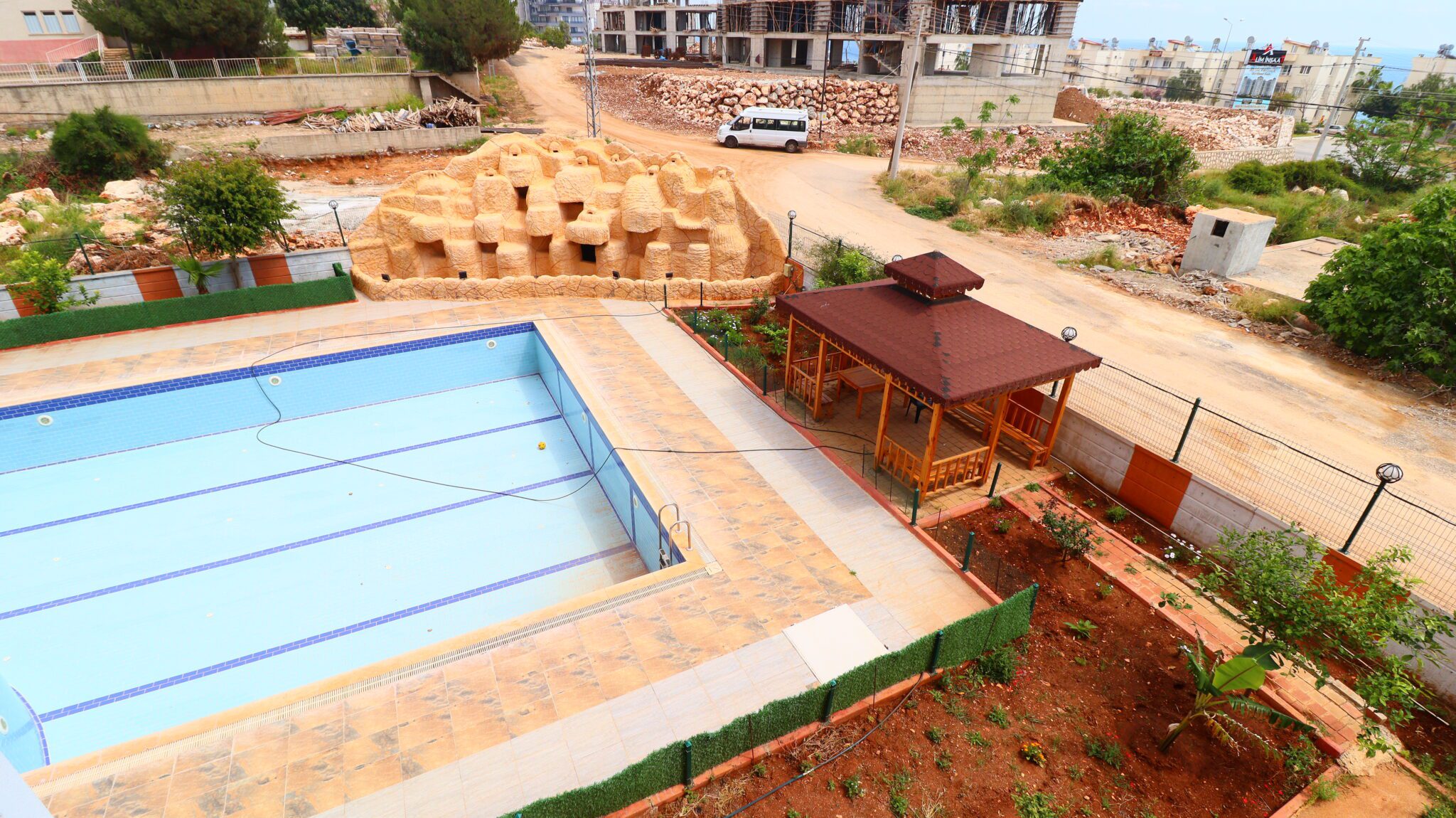 Mersin Erdemli Ayaş Mecitoğlu Sitesi Eşyalı Satılık 2+1 Masrafsız Daire