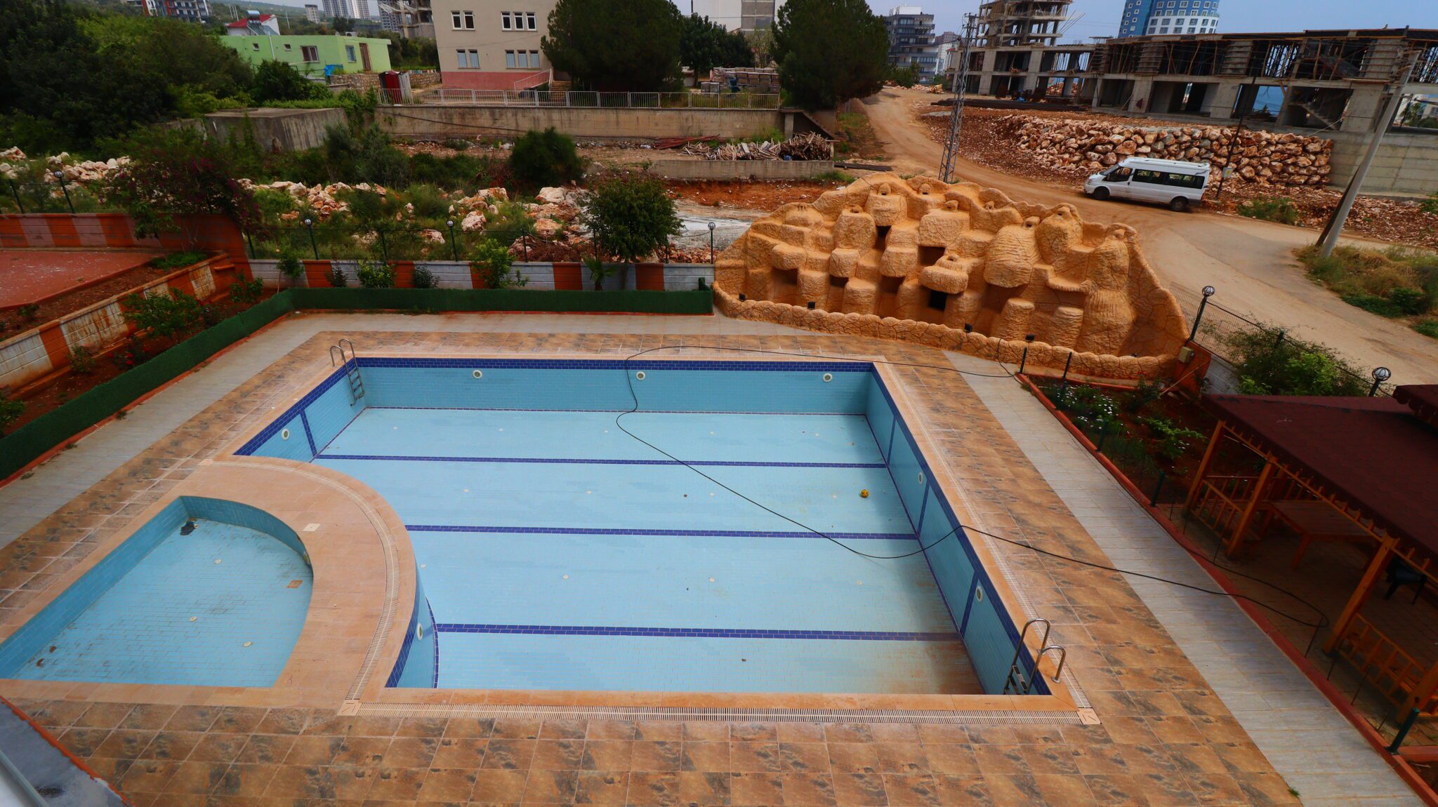 Mersin Erdemli Ayaş Mecitoğlu Sitesi Eşyalı Satılık 2+1 Masrafsız Daire