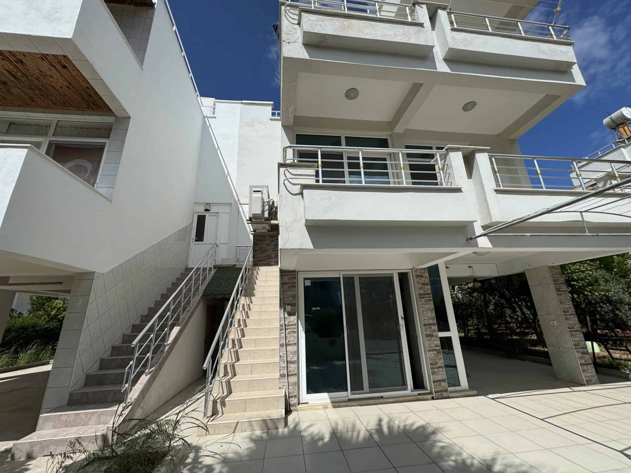 Mersin Silifke Arkum Mekan Sitesi Satılık Bakımlı 4+1 Villa