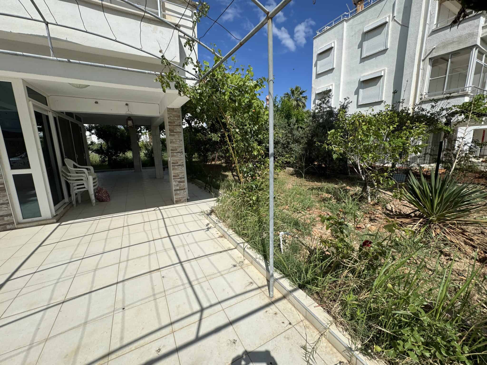 Mersin Silifke Arkum Mekan Sitesi Satılık Bakımlı 4+1 Villa