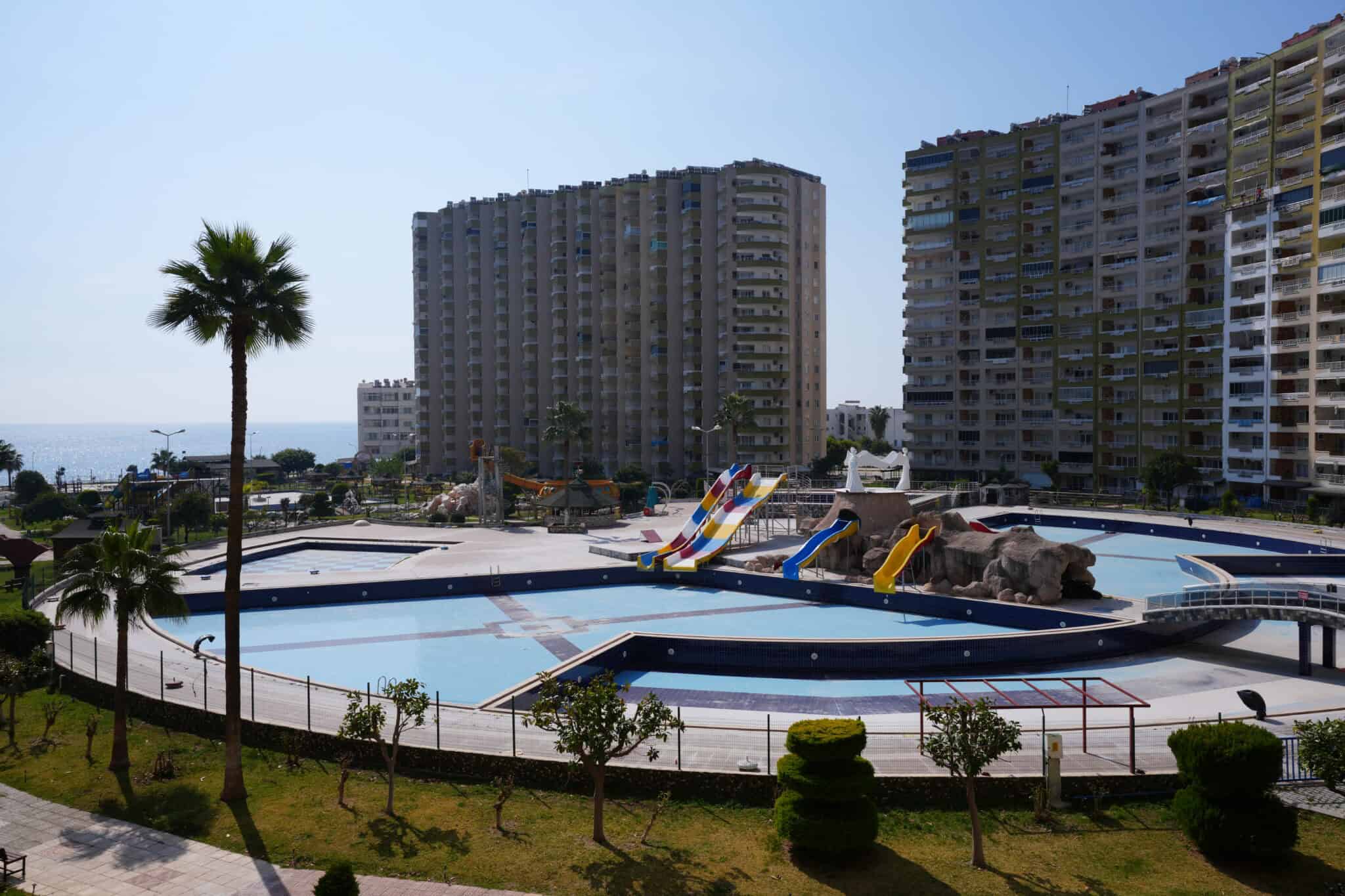 Mersin Erdemli Tömük Flamingo 8 Sitesi  Eşyalı Satılık 3+1 Köşe Daire