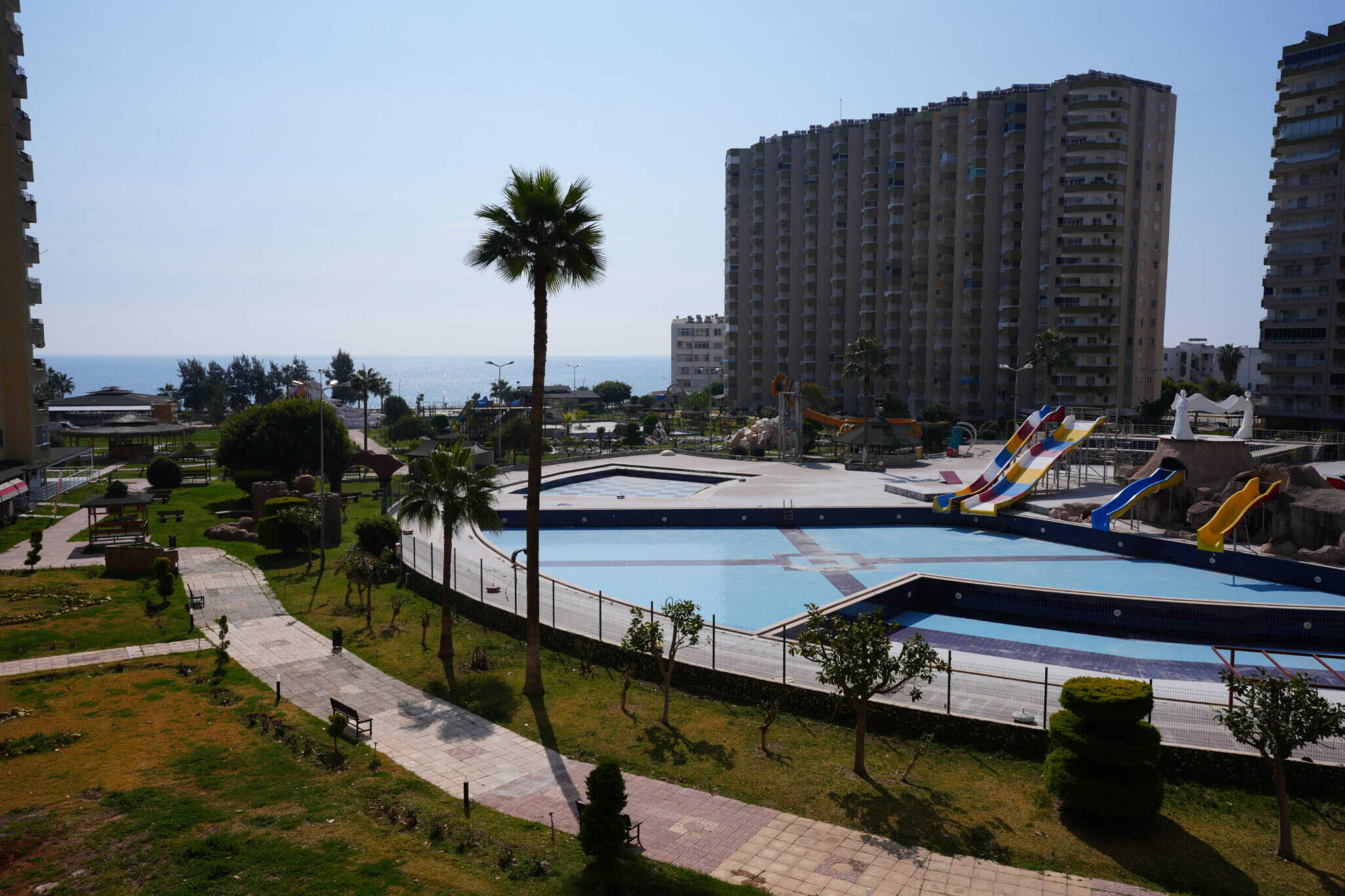 Mersin Erdemli Tömük Flamingo 8 Sitesi  Eşyalı Satılık 3+1 Köşe Daire