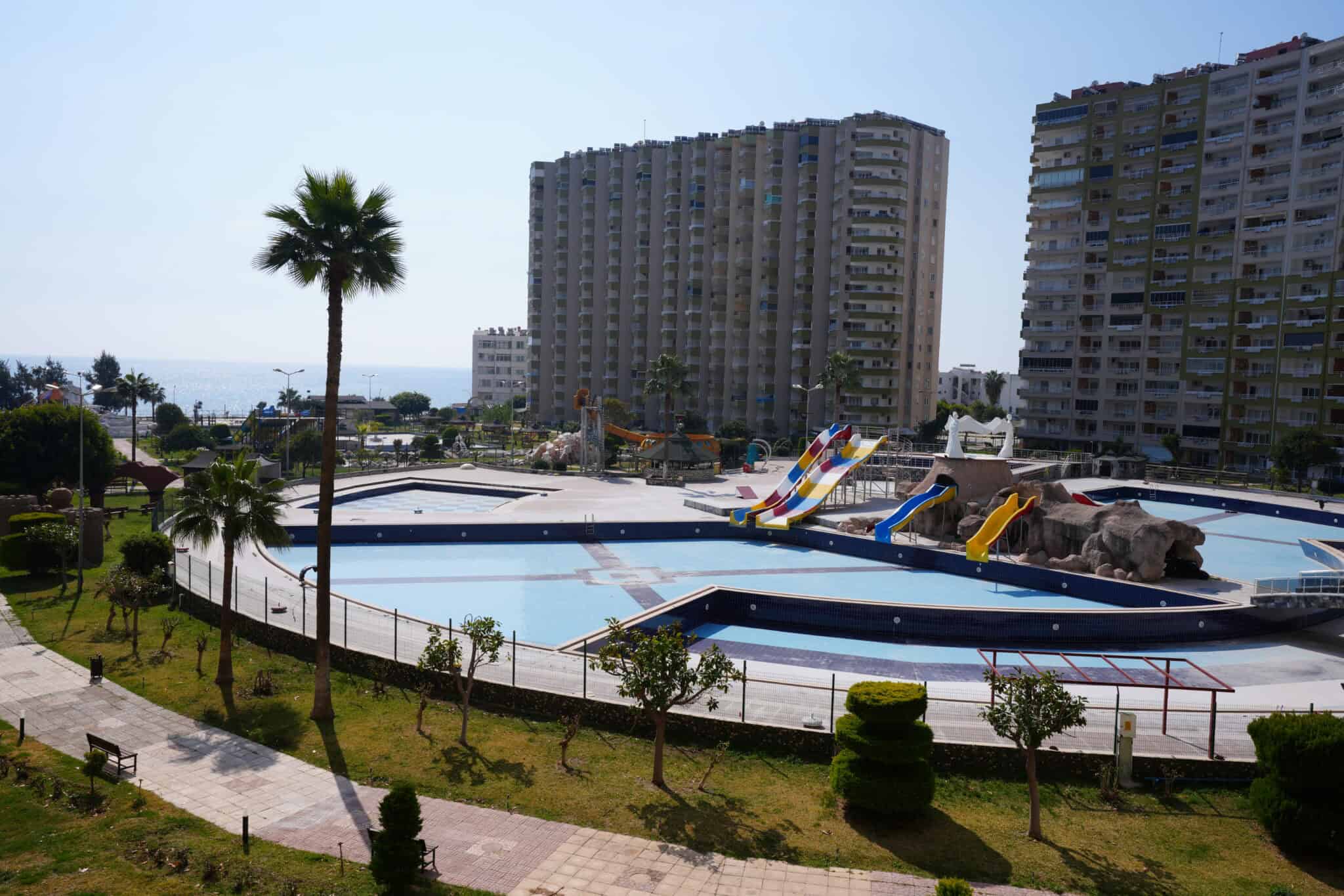 Mersin Erdemli Tömük Flamingo 8 Sitesi  Eşyalı Satılık 3+1 Köşe Daire