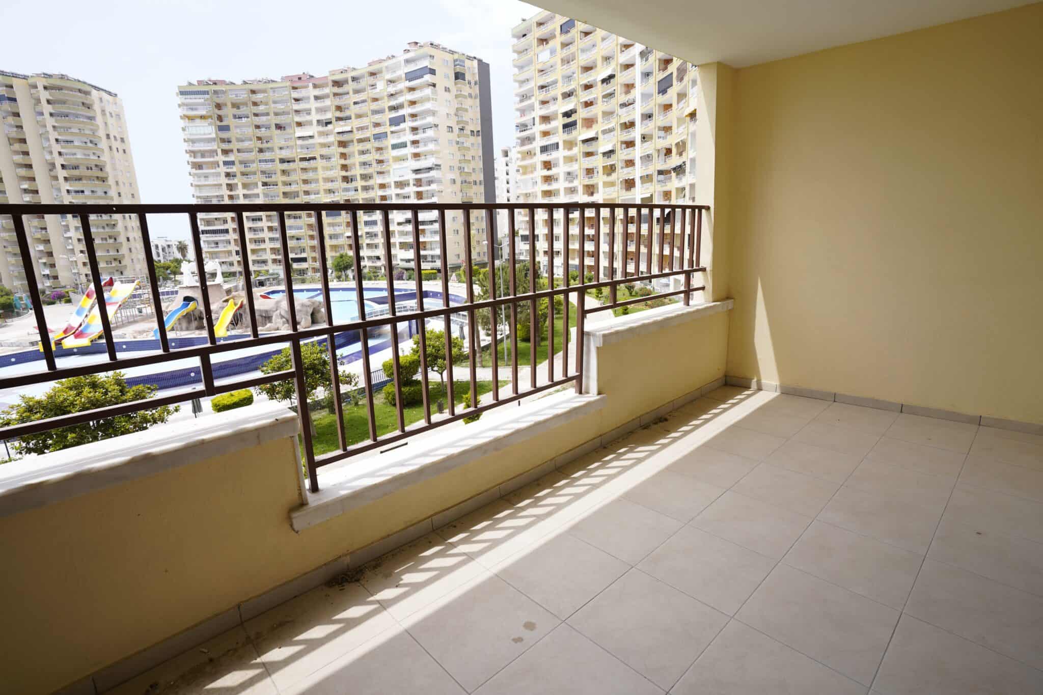 Mersin Erdemli Tömük Flamingo 8 Sitesi  Eşyalı Satılık 3+1 Köşe Daire
