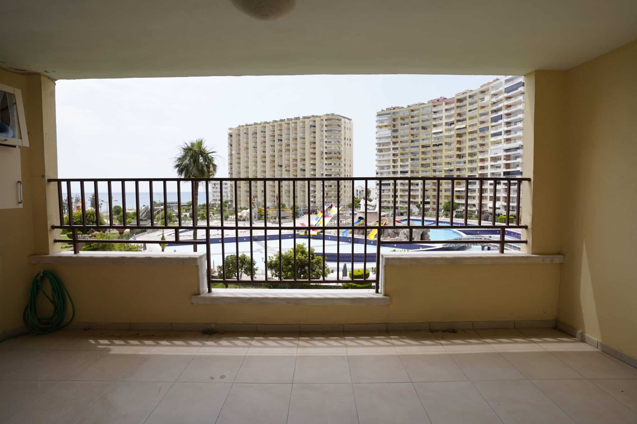 Mersin Erdemli Tömük Flamingo 8 Sitesi  Eşyalı Satılık 3+1 Köşe Daire