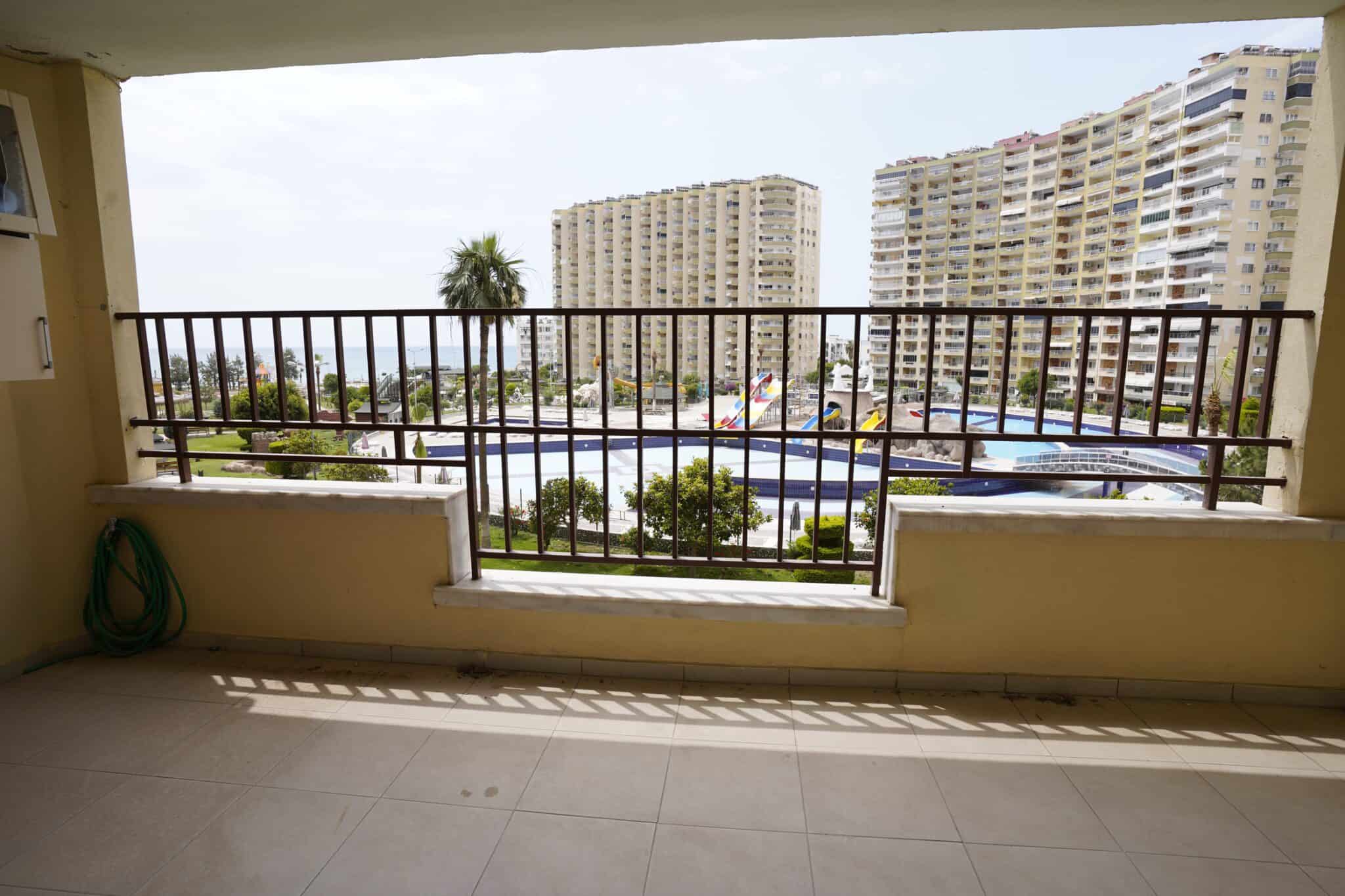 Mersin Erdemli Tömük Flamingo 8 Sitesi  Eşyalı Satılık 3+1 Köşe Daire