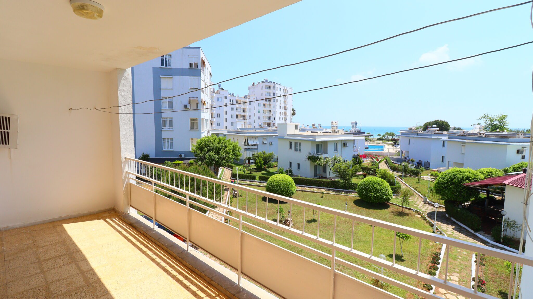 Mersin Erdemli Tömük Tatil Sitesi Eşyalı Satılık 2+1 Bakımlı Daire