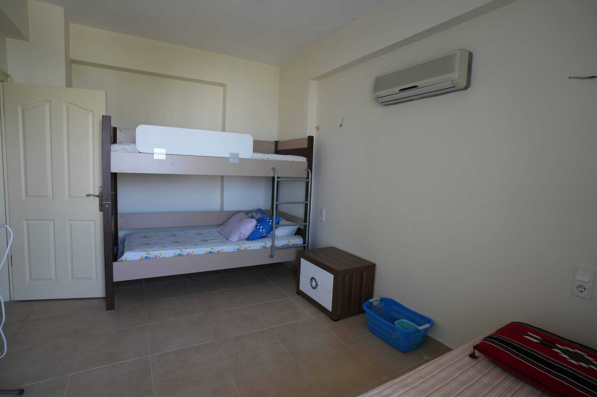 Mersin Erdemli Kargıpınarı Queenaba Sitesi  Satılık  3+1   Daire