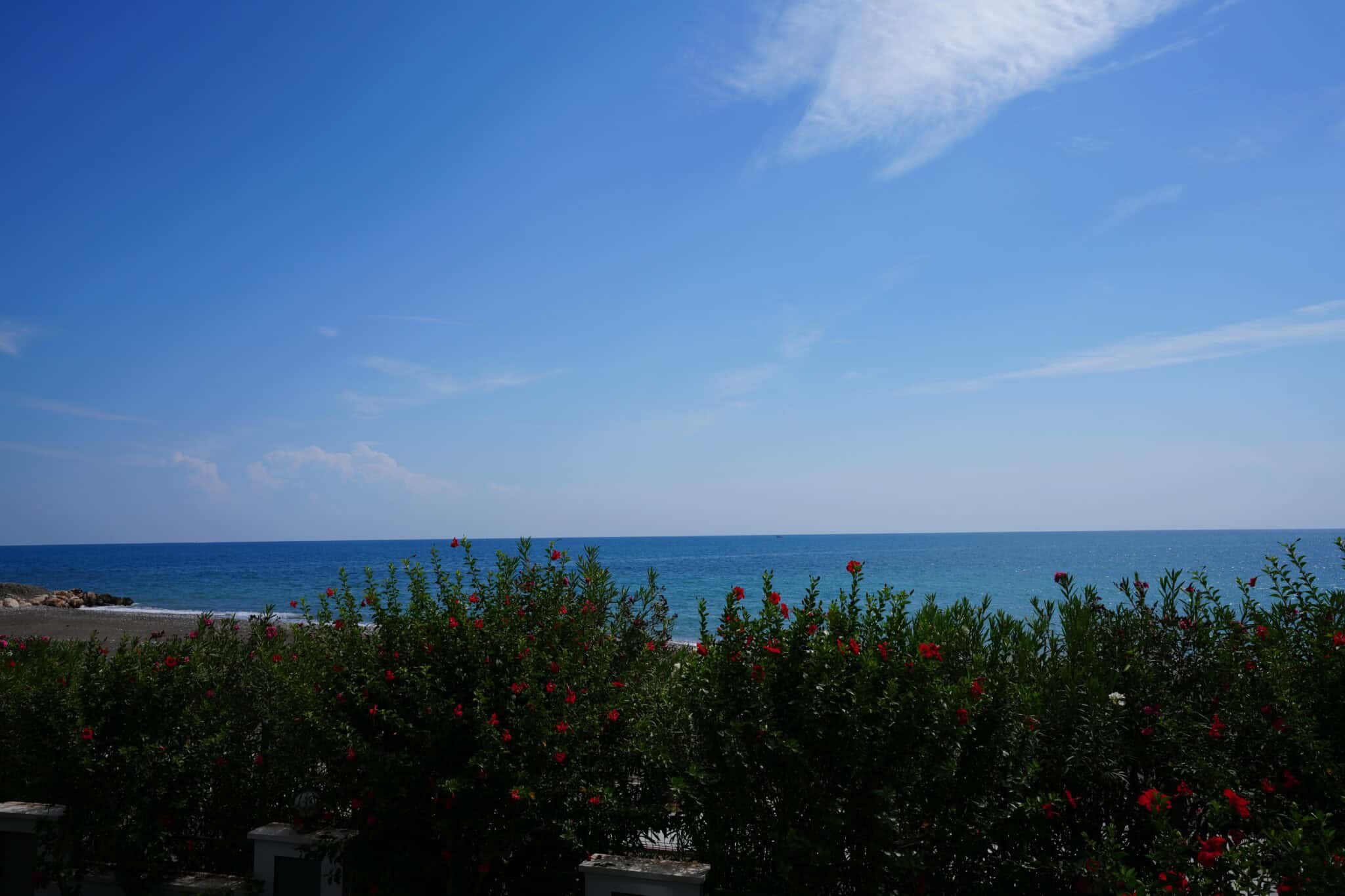 Mersin Erdemli Alata Park Sitesi Denize Sıfır Satılık 4+1 Bahçe Katı Daire