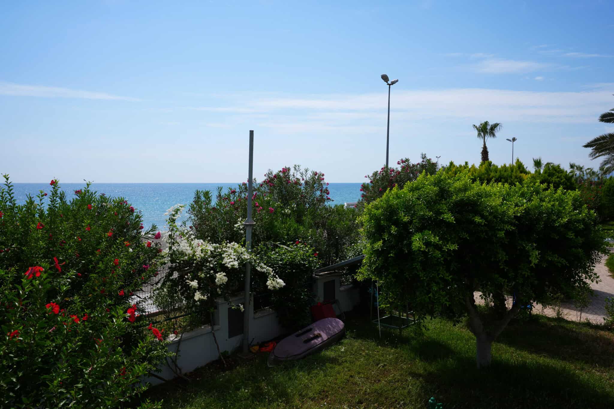 Mersin Erdemli Alata Park Sitesi Denize Sıfır Satılık 4+1 Bahçe Katı Daire