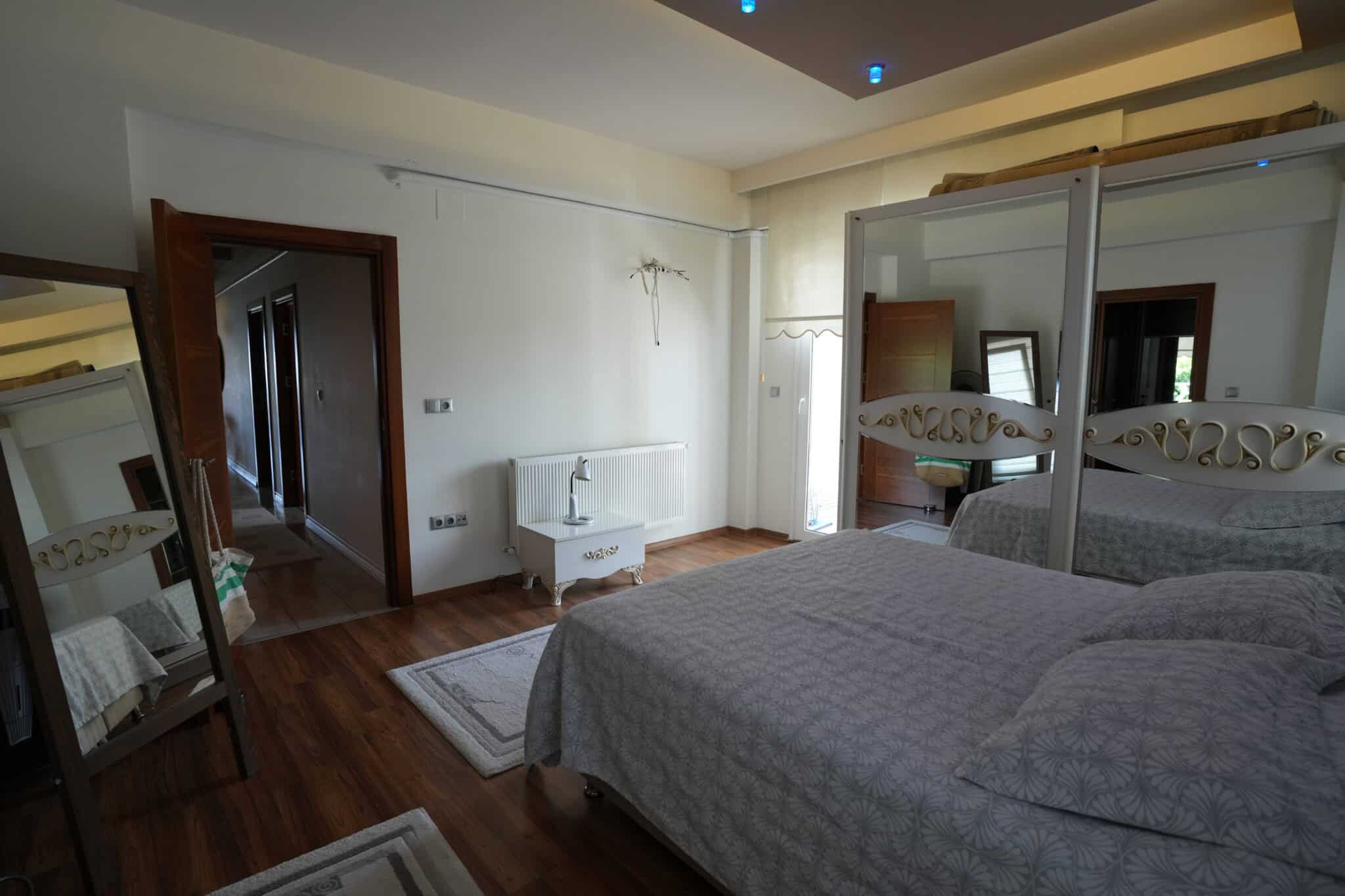 Mersin Erdemli Alata Park Sitesi Denize Sıfır Satılık 4+1 Bahçe Katı Daire