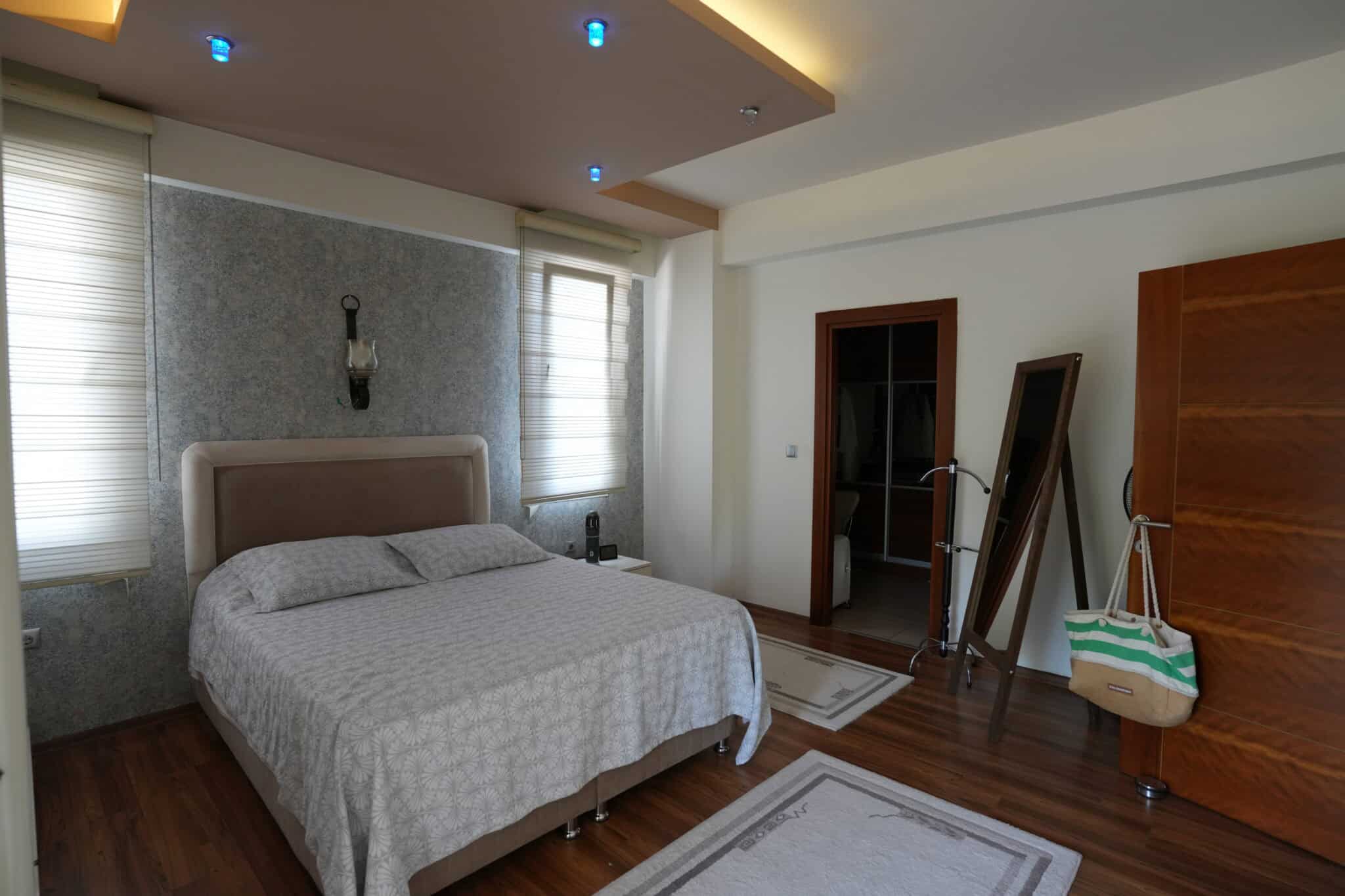 Mersin Erdemli Alata Park Sitesi Denize Sıfır Satılık 4+1 Bahçe Katı Daire