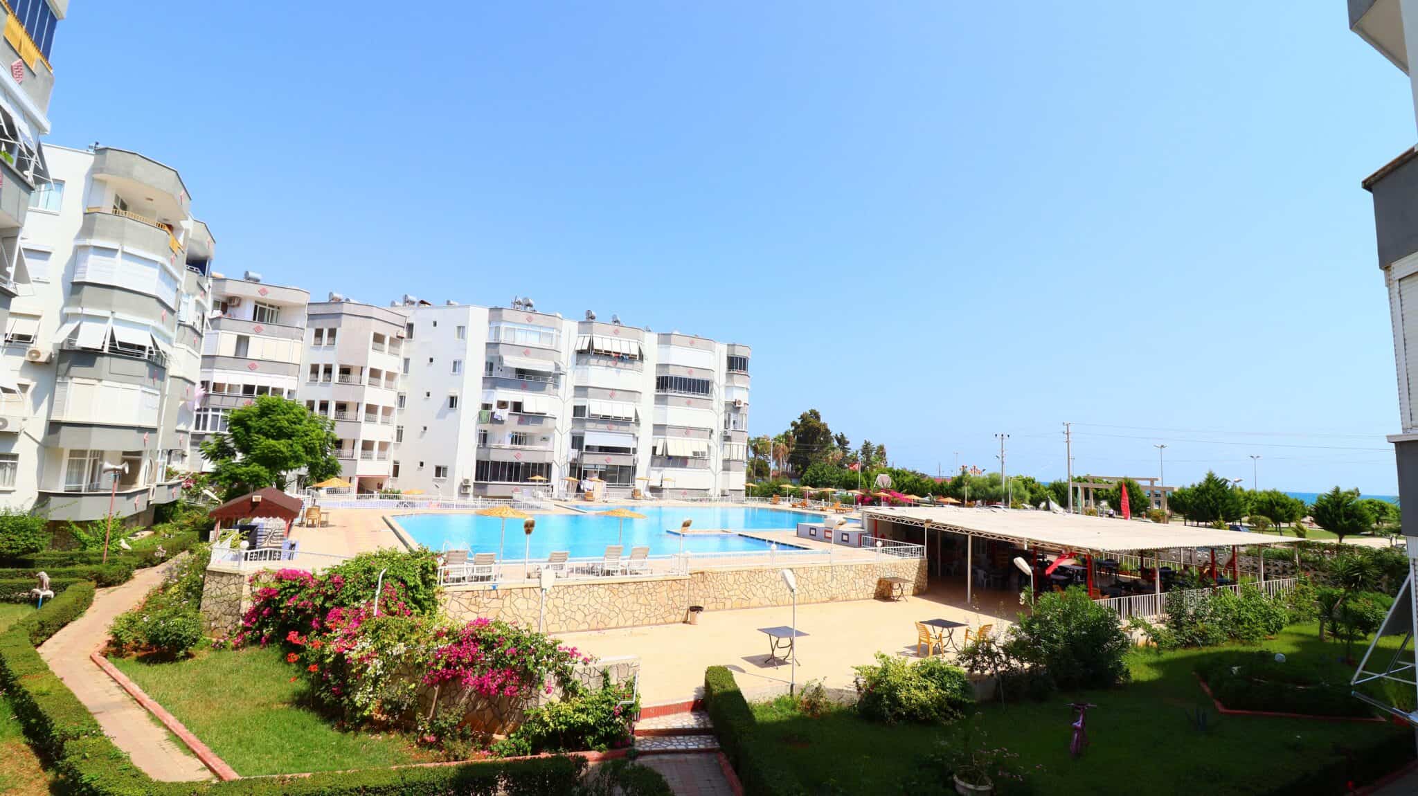 Mersin Erdemli Güzeldağ Sitesi Ön Blok Kiralık 2+1 Köşe Daire