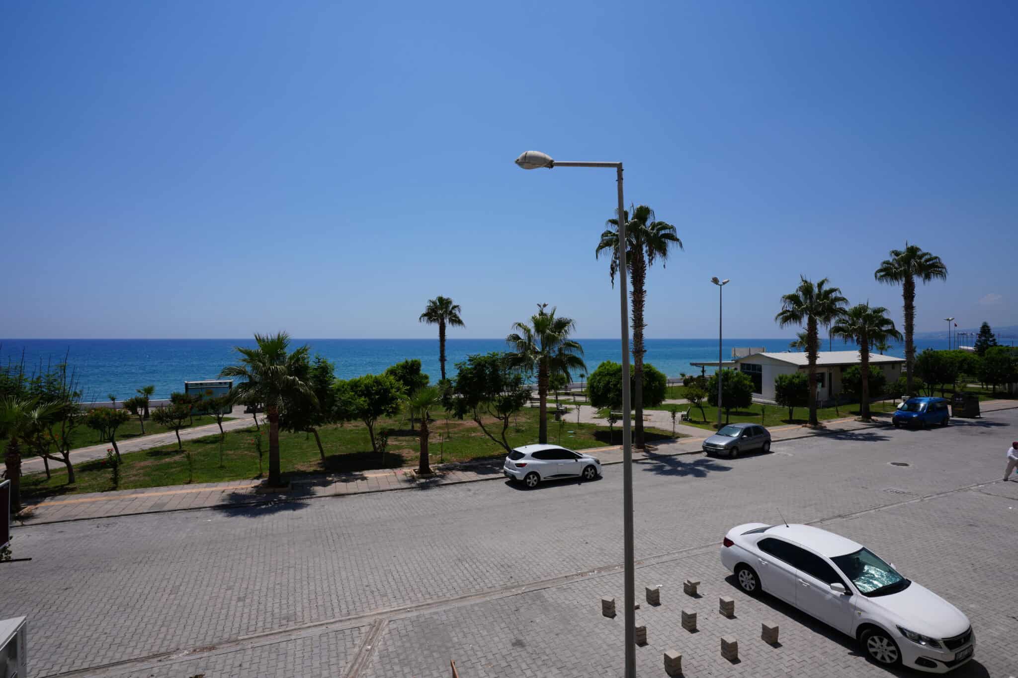 Mersin Erdemli Center Sea Front 3+1 Apartment For Sale