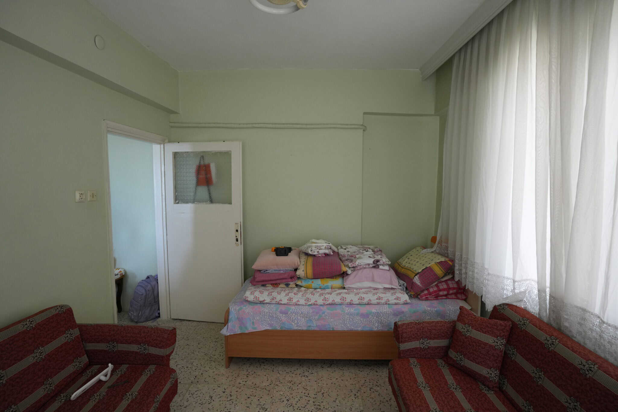 Mersin Erdemli Center Sea Front 3+1 Apartment For Sale
