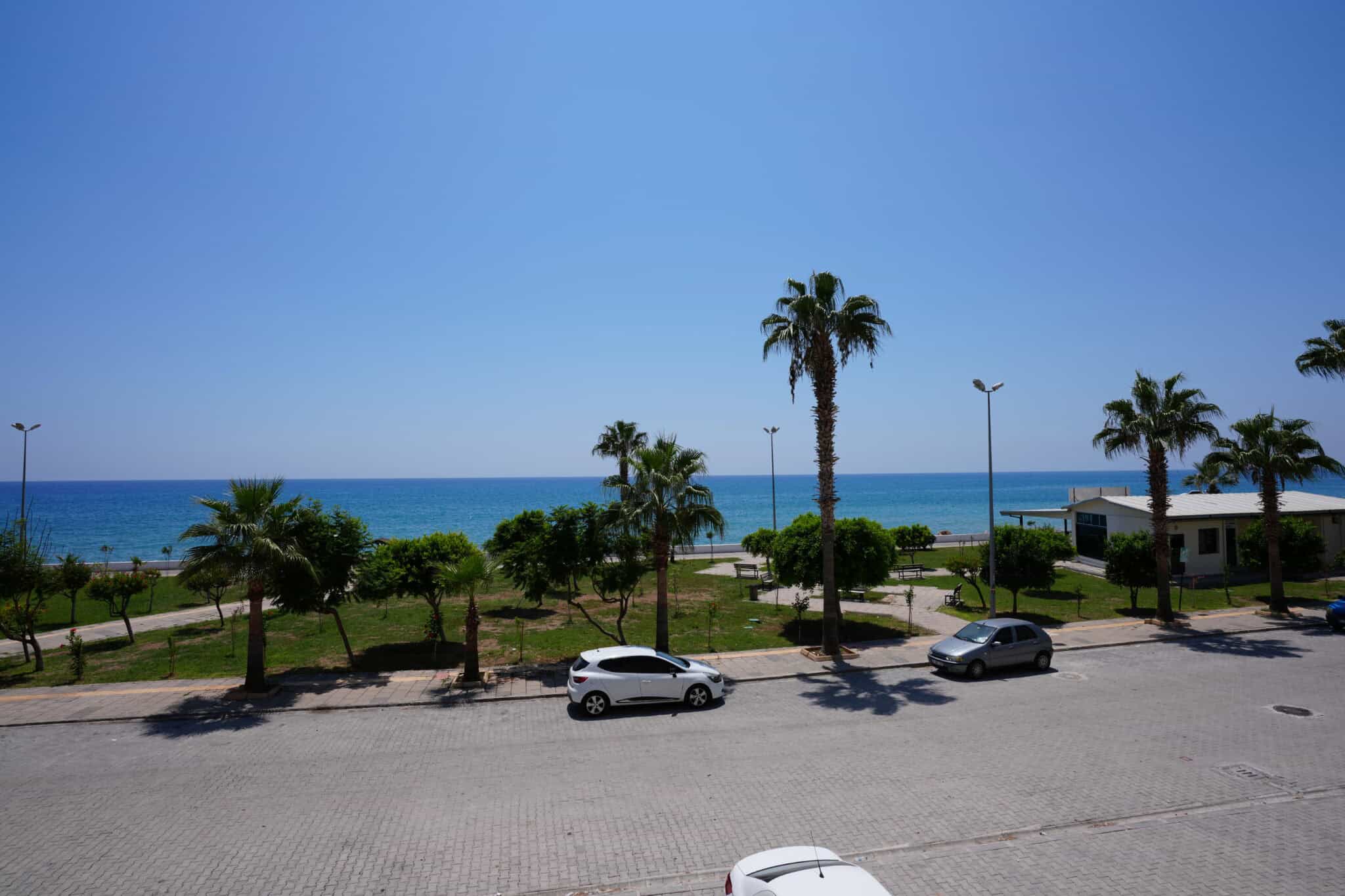 Mersin Erdemli Center Sea Front 3+1 Apartment For Sale