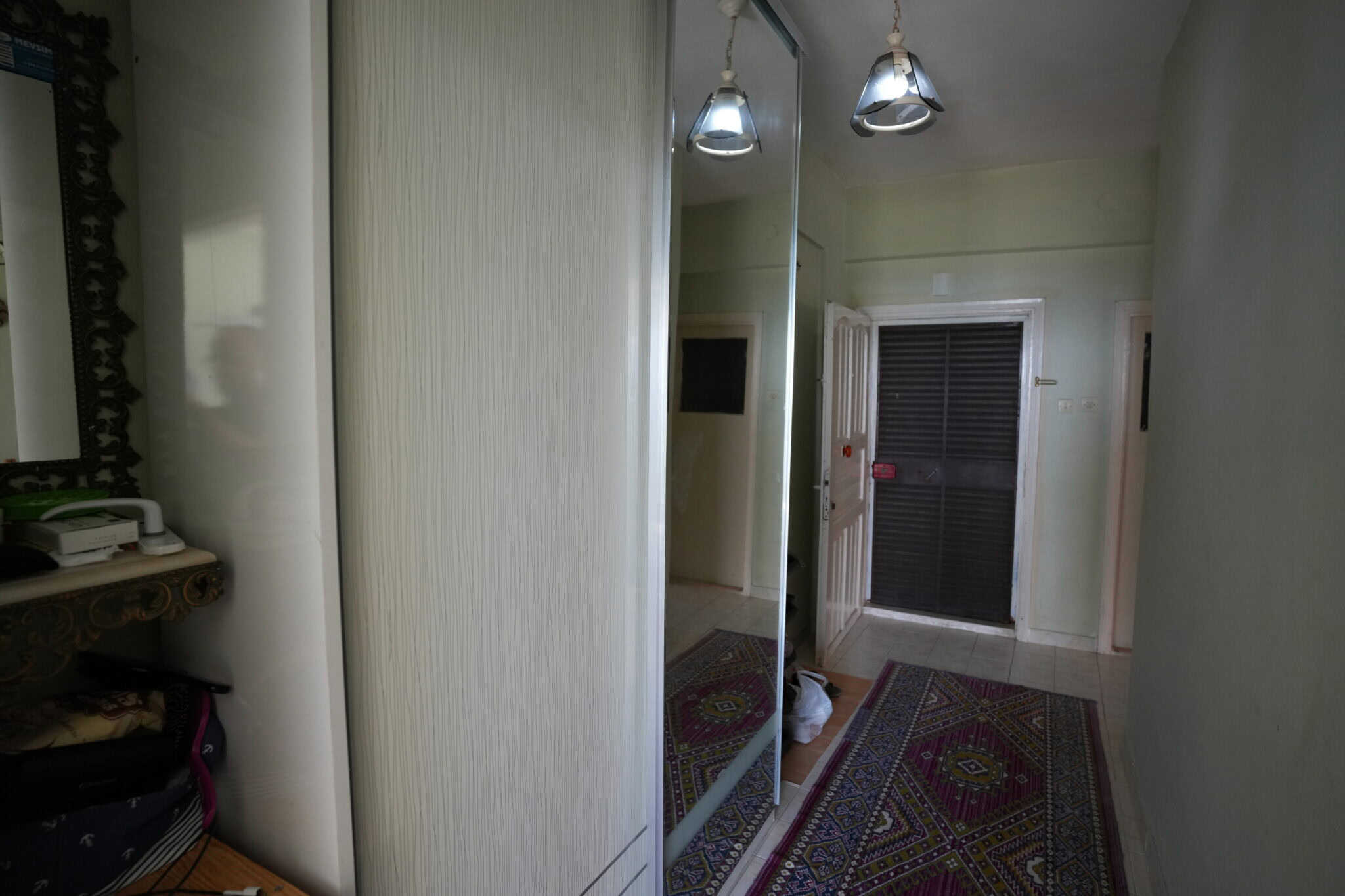 Mersin Erdemli Center Sea Front 3+1 Apartment For Sale
