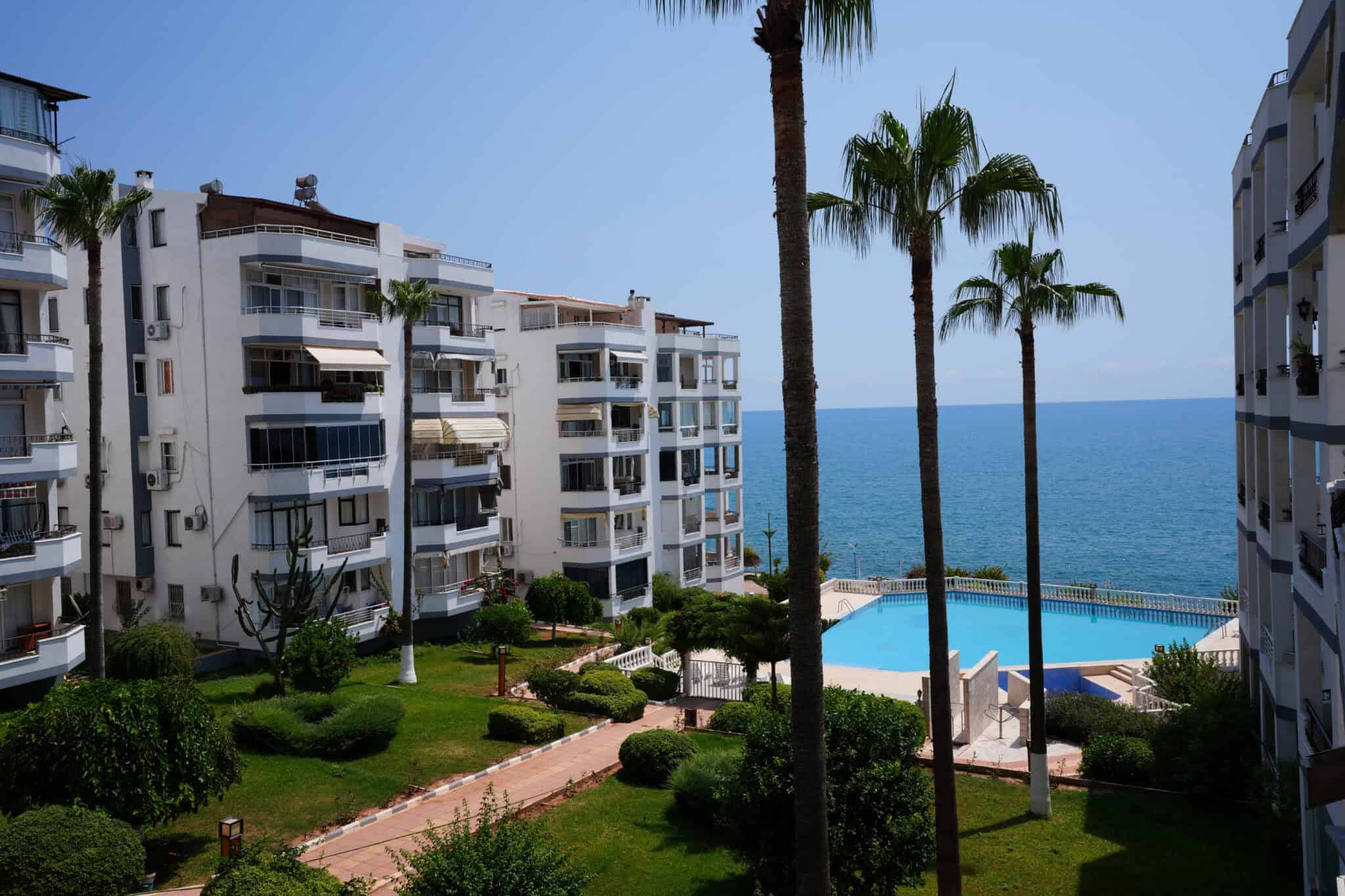Mersin Erdemli Ayaş Club Alga Sitesi Denize Sıfır 3+1 Satılık Yazlık Daire