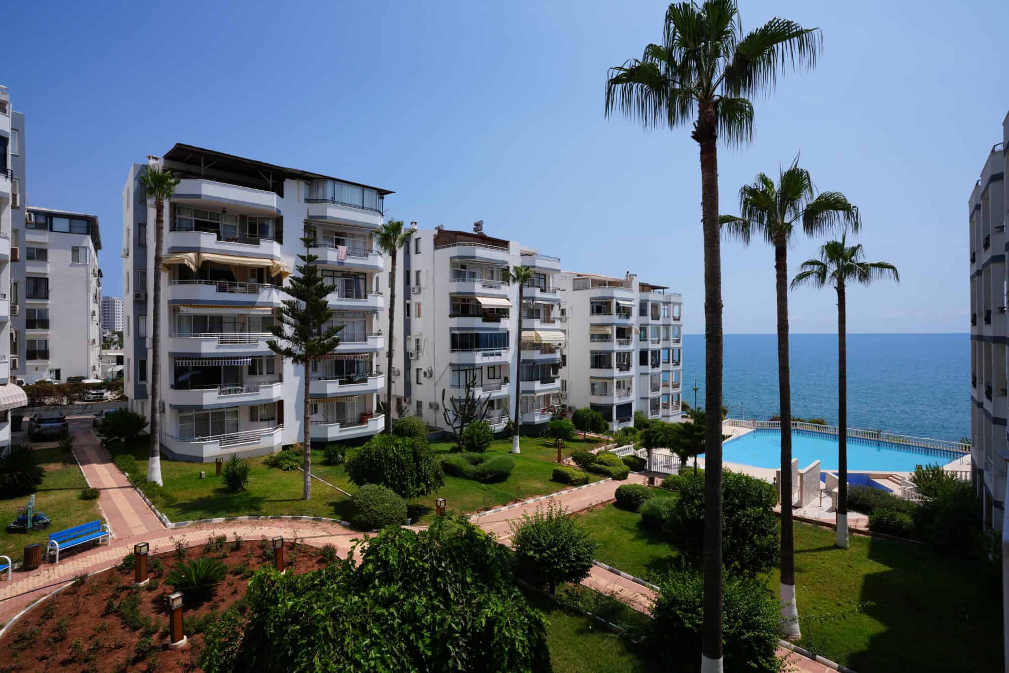 Mersin Erdemli Ayaş Club Alga Sitesi Denize Sıfır 3+1 Satılık Yazlık Daire