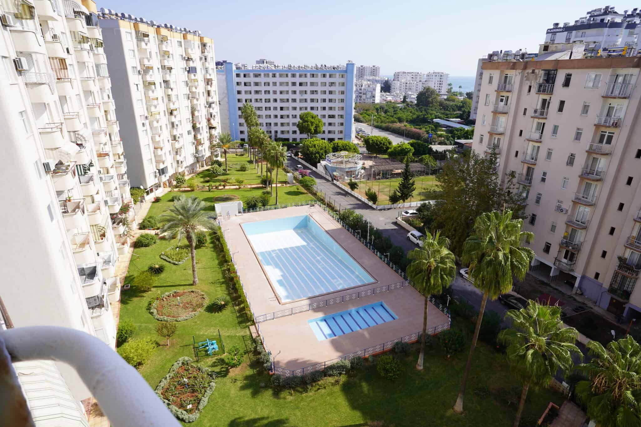 Mersin Erdemli Tömük Amasyalılar Sitesi Eşyalı Satılık 3+1 Bakımlı Daire