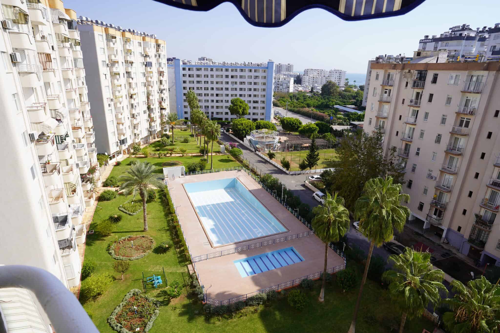 Mersin Erdemli Tömük Amasyalılar Sitesi Eşyalı Satılık 3+1 Bakımlı Daire