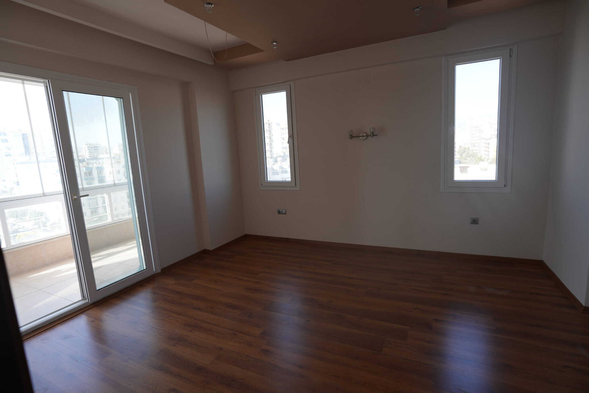 Mersin Erdemli Merkez Alatapark Sitesi Denize Sıfır Kiralık 4+1 Daire