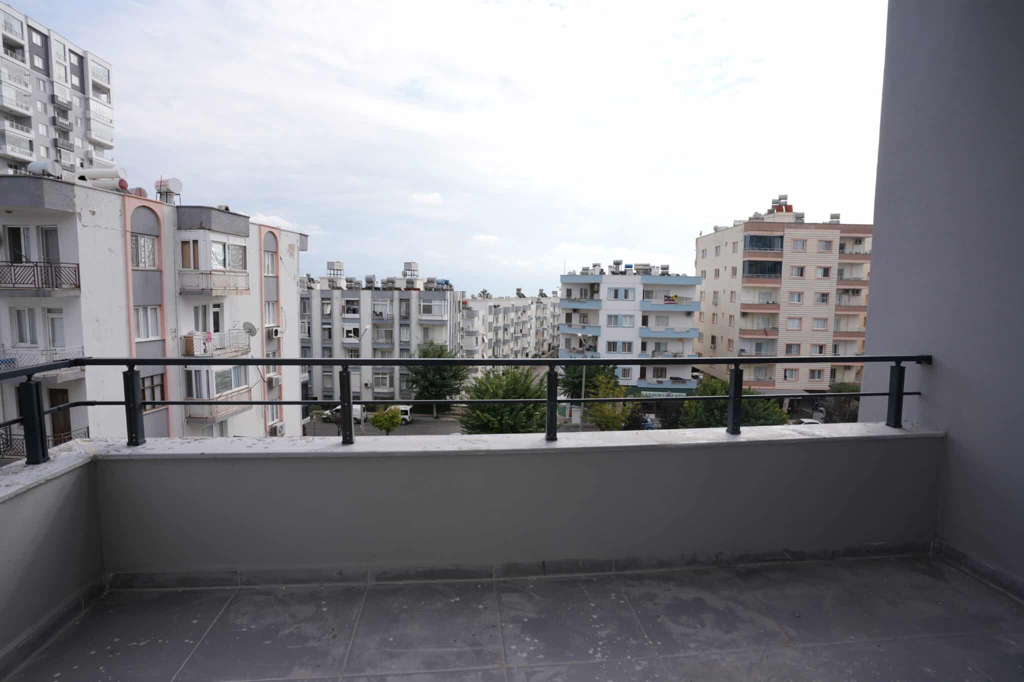 MERSİN ERDEMLİ MERKEZ MAHALLESİ DENİZE YAKIN 1+1 SATILIK DAİRE