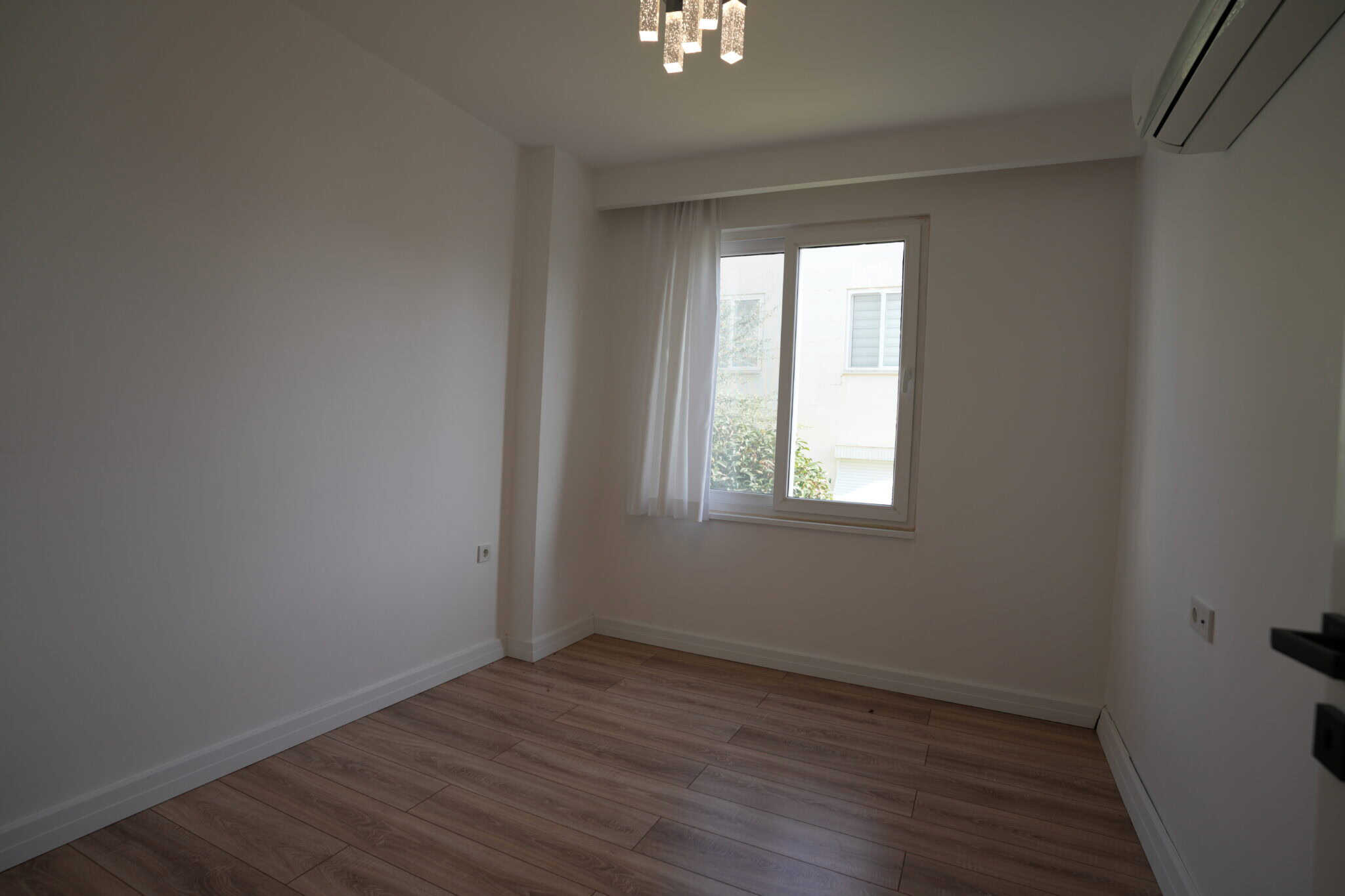 Mersin Erdemli Altınportakal Sitesi Satılık 3+1 Bahçe Katı Daire
