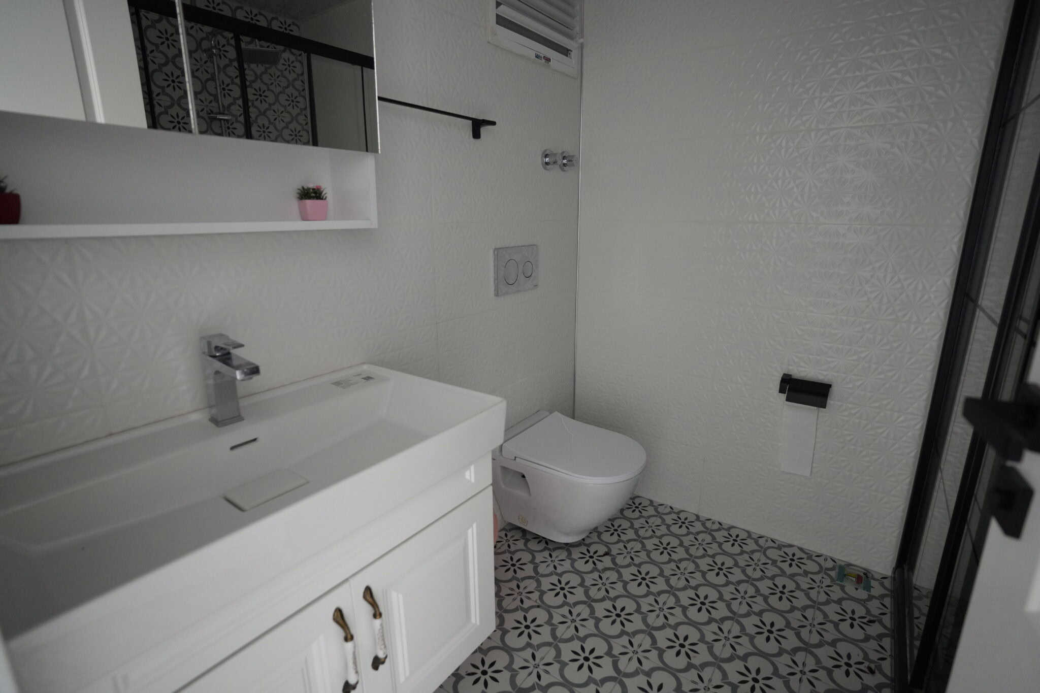 Mersin Erdemli Altınportakal Sitesi Satılık 3+1 Bahçe Katı Daire