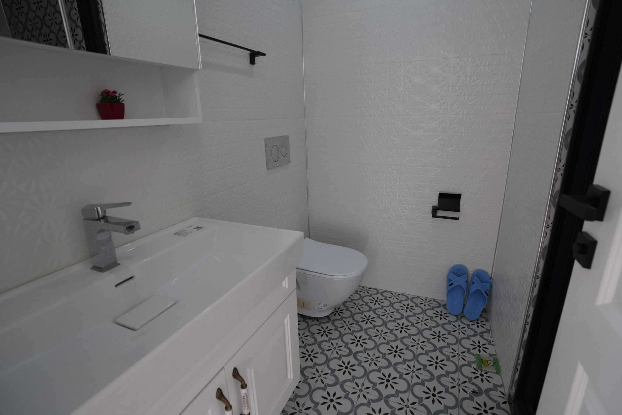 Mersin Erdemli Altınportakal Sitesi Satılık 3+1 Bahçe Katı Daire