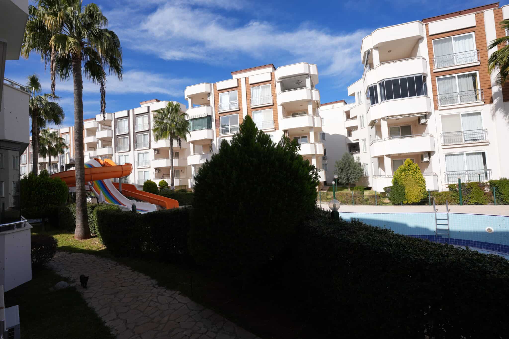 Mersin Erdemli Altınportakal Sitesi Satılık 3+1 Bahçe Katı Daire