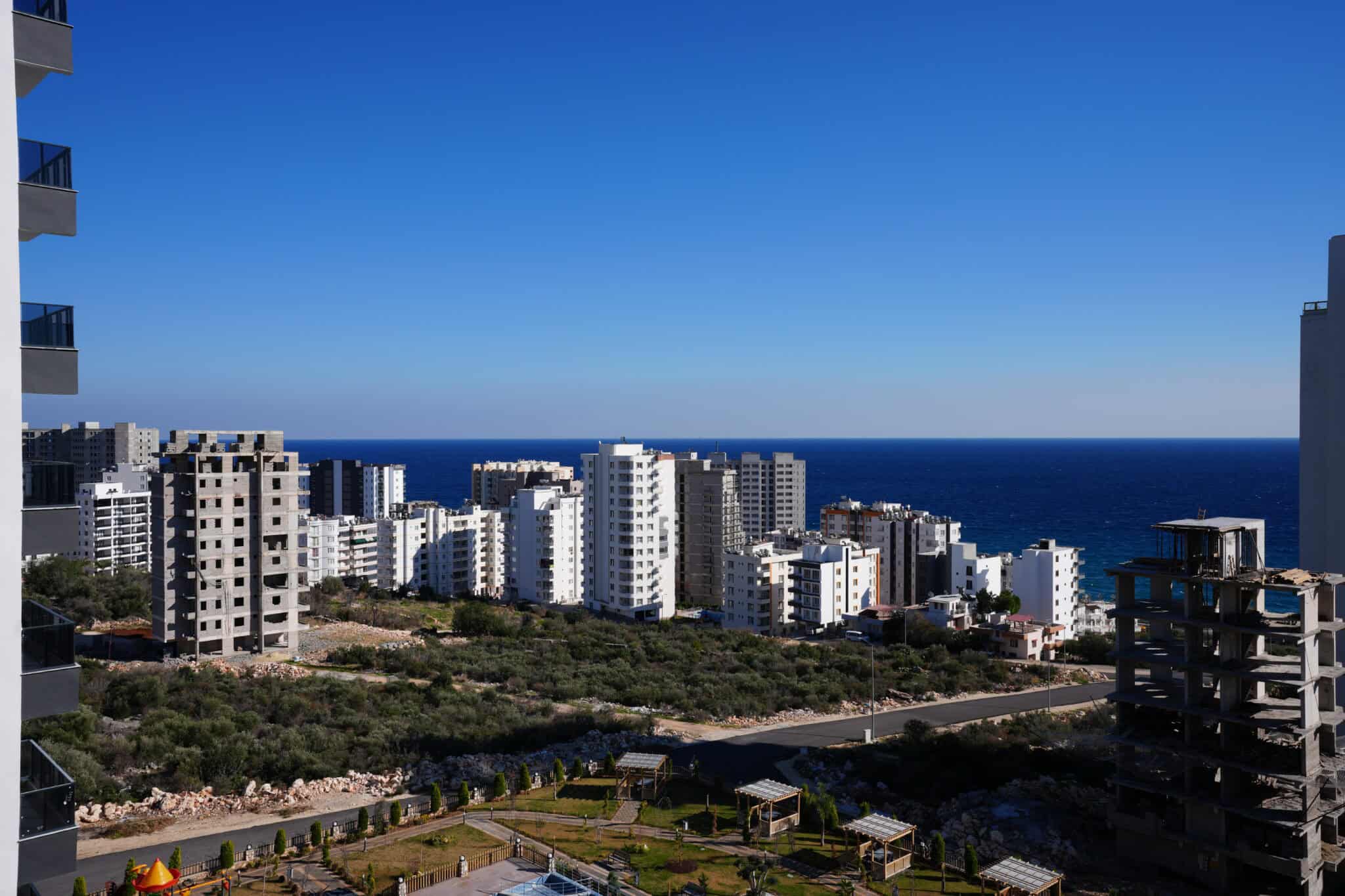 MERSİN ERDEMLİ AYAŞ ROYAL GARDEN DENİZ MANZARALI SATILIK 2+1 LÜKS DAİRE