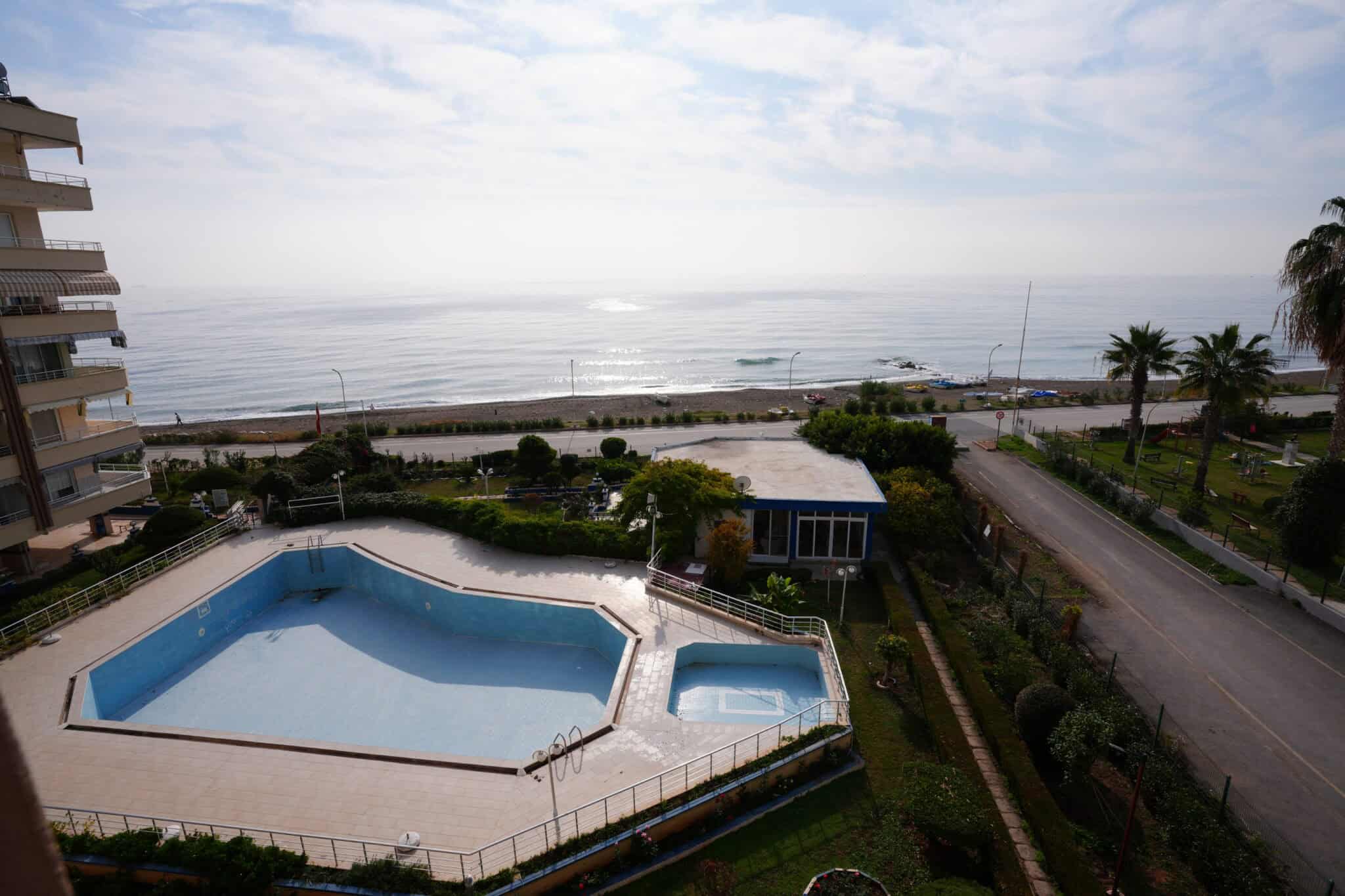 Mersin Erdemli Tömük Denize Sıfır Seçkinler Sitesi Satılık 3+1 Köşe Daire