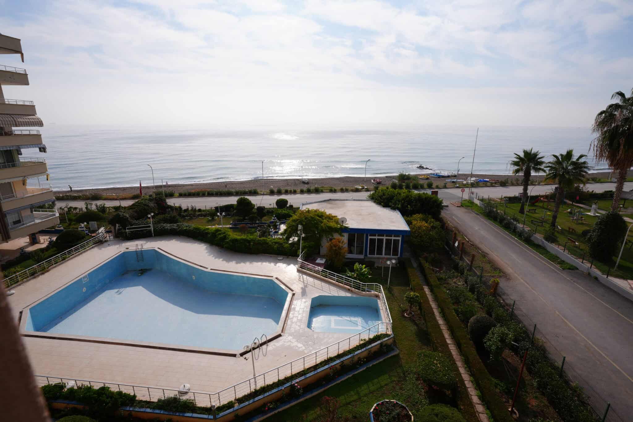 Mersin Erdemli Tömük Denize Sıfır Seçkinler Sitesi Satılık 3+1 Köşe Daire