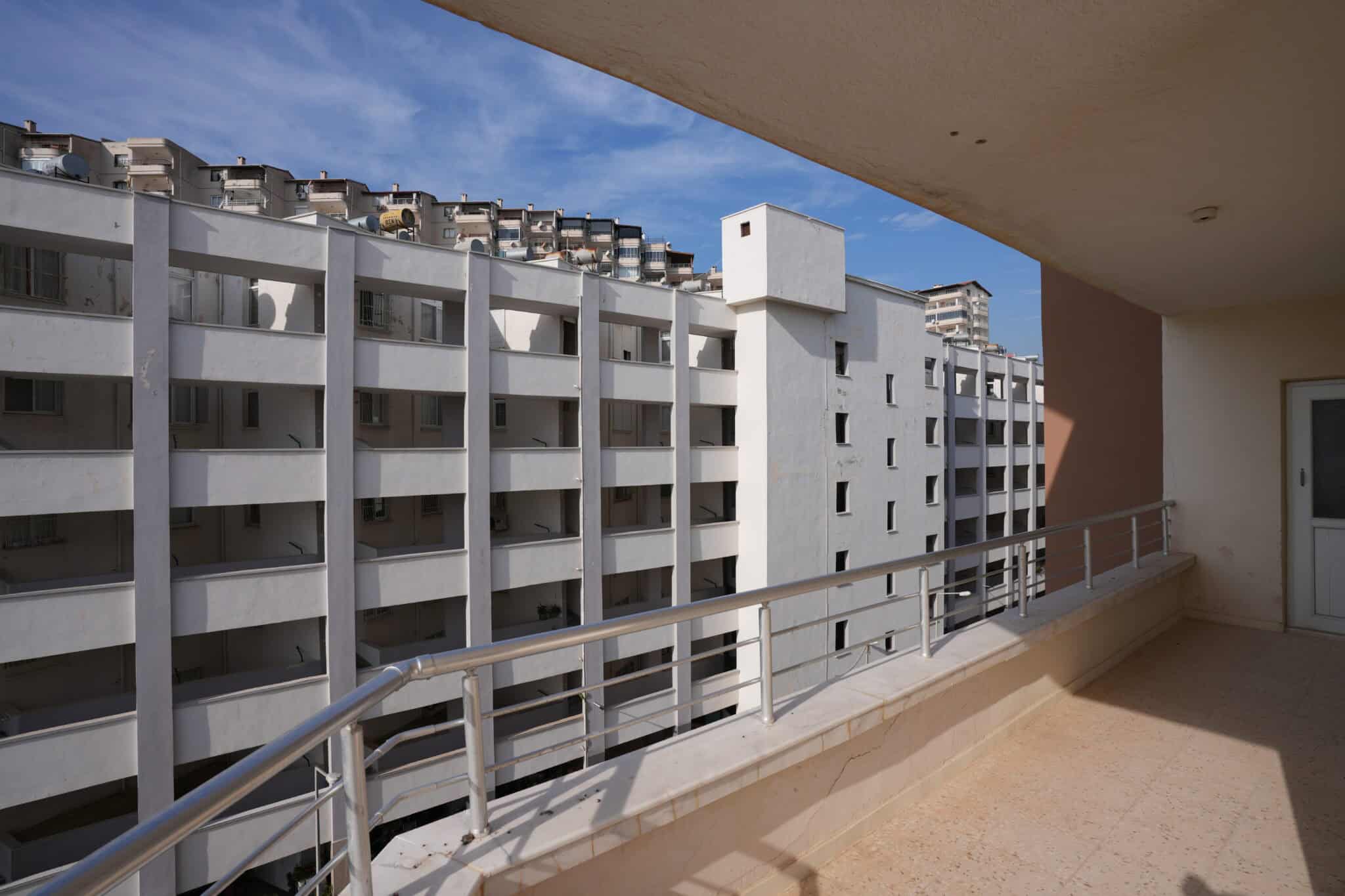 Mersin Erdemli Tömük Denize Sıfır Seçkinler Sitesi Satılık 3+1 Köşe Daire